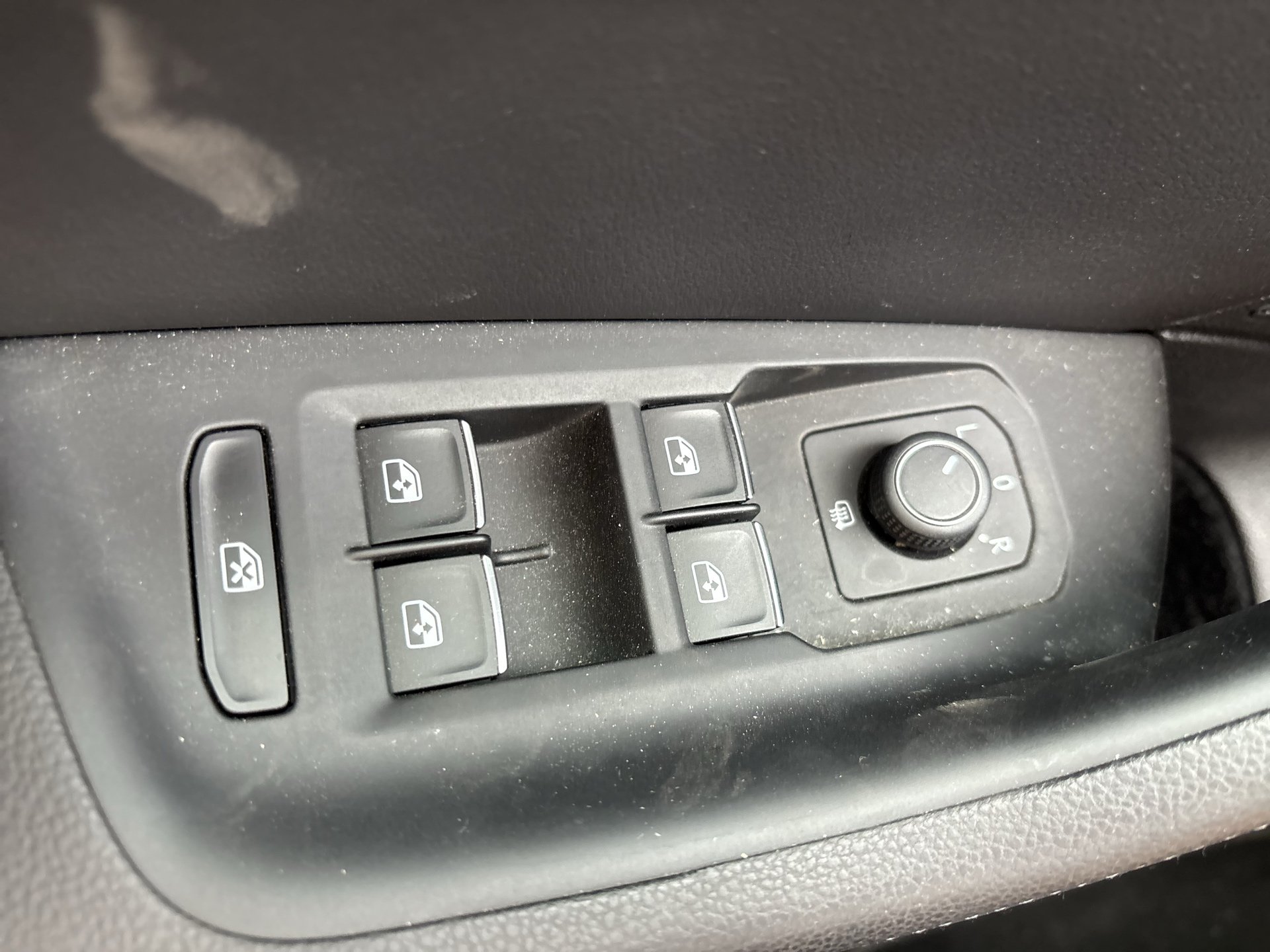 VW Passat Variant 2.0 TDI BMT Highline | Bild 7 von 31