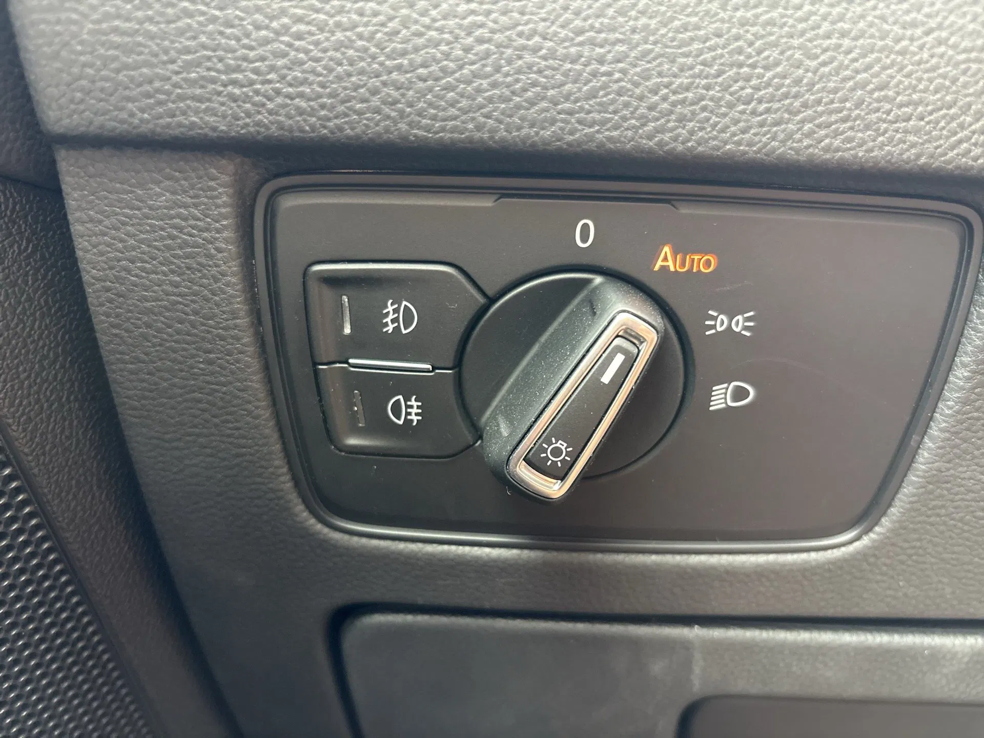 VW Passat Variant 2.0 TDI BMT Highline | Bild 9 von 31