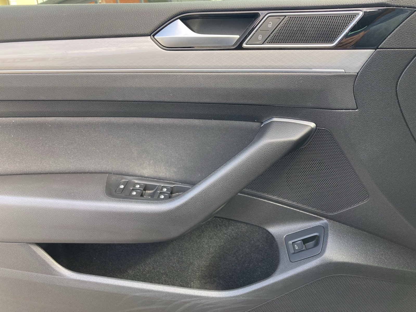 VW Passat Variant Bus. 2.0 TDI DSG | Bild 7 von 18