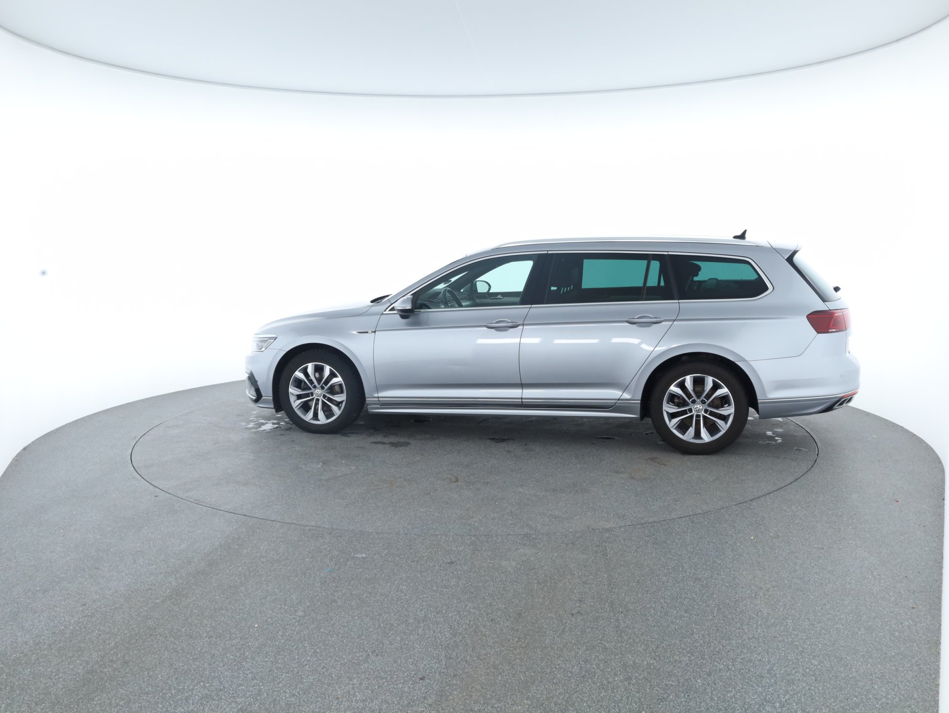 VW Passat Variant Elegance TDI DSG | Bild 21 von 28