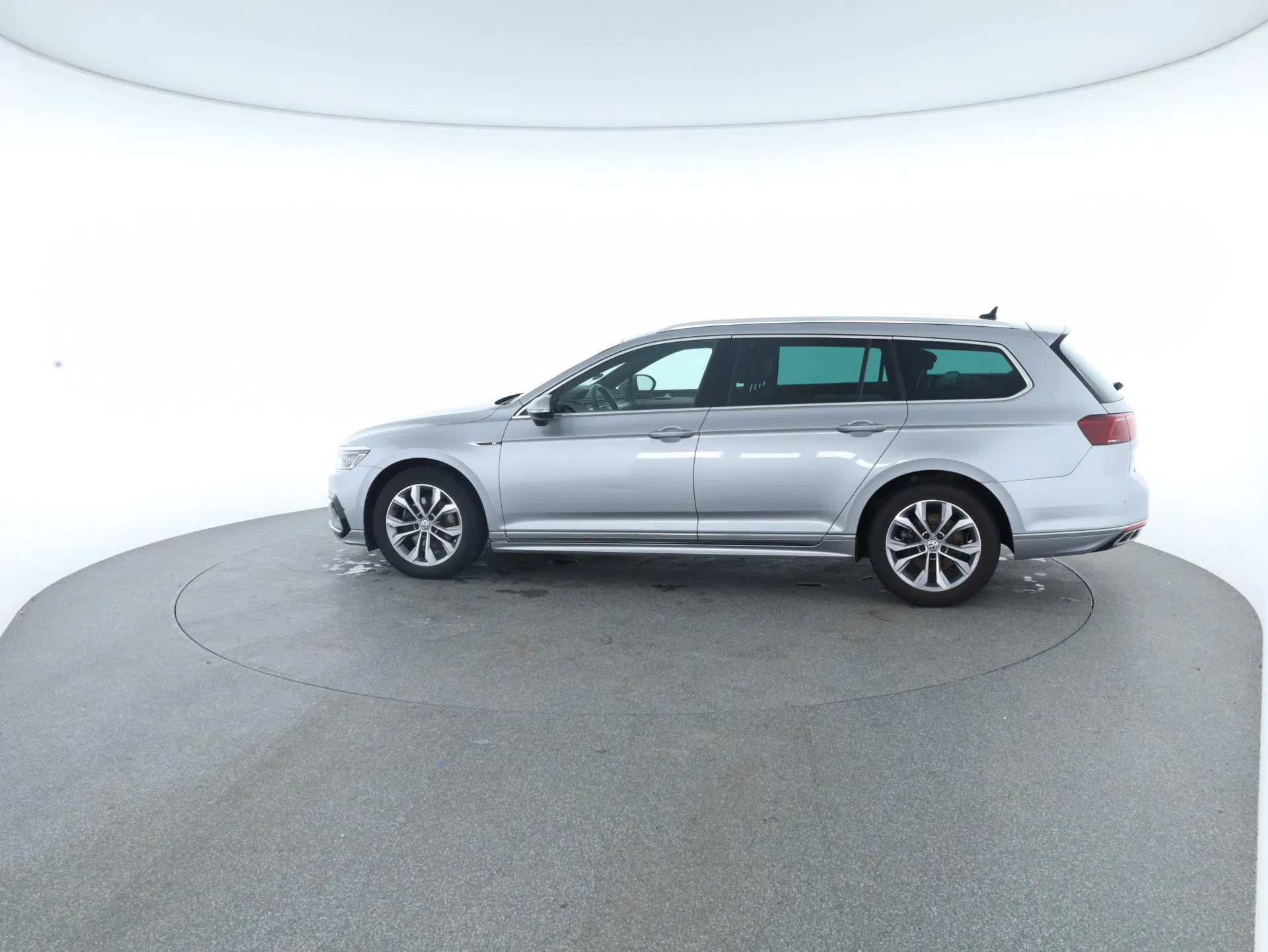 VW Passat Variant Elegance TDI DSG | Bild 21 von 28