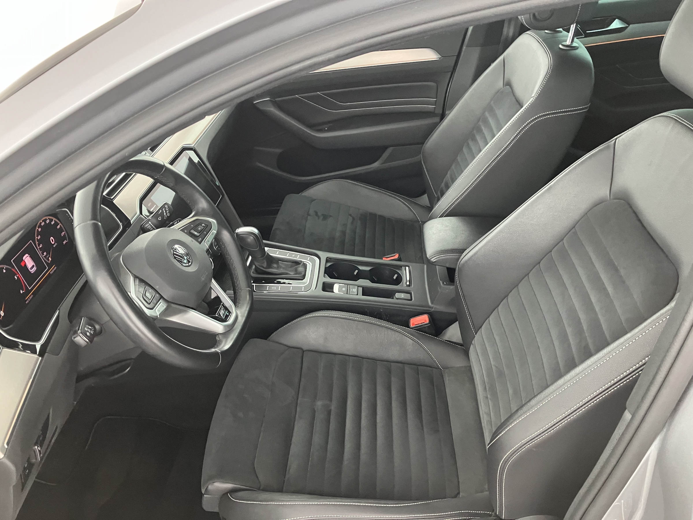 VW Passat Variant Elegance TDI DSG | Bild 4 von 28