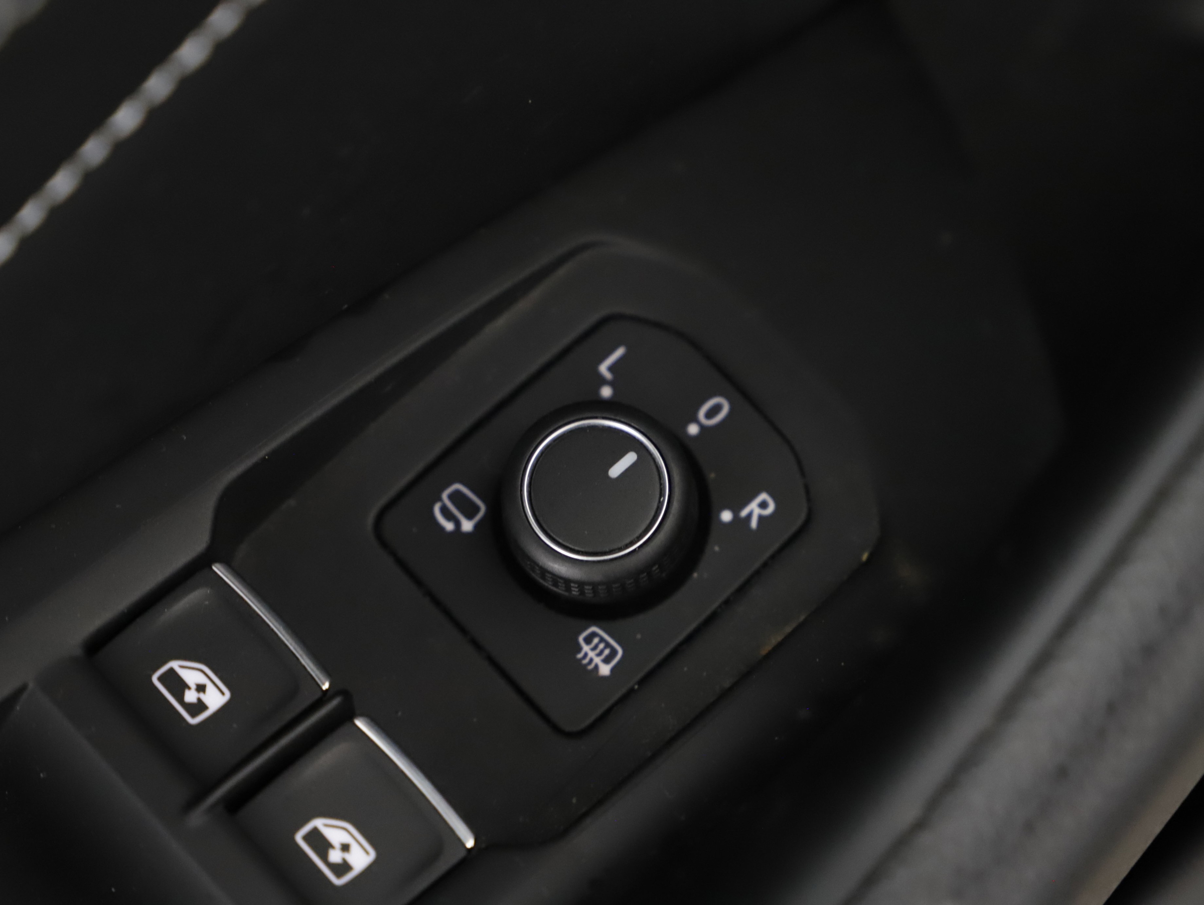 VW Passat Variant 2.0 TDI BMT Elegance | Bild 11 von 29