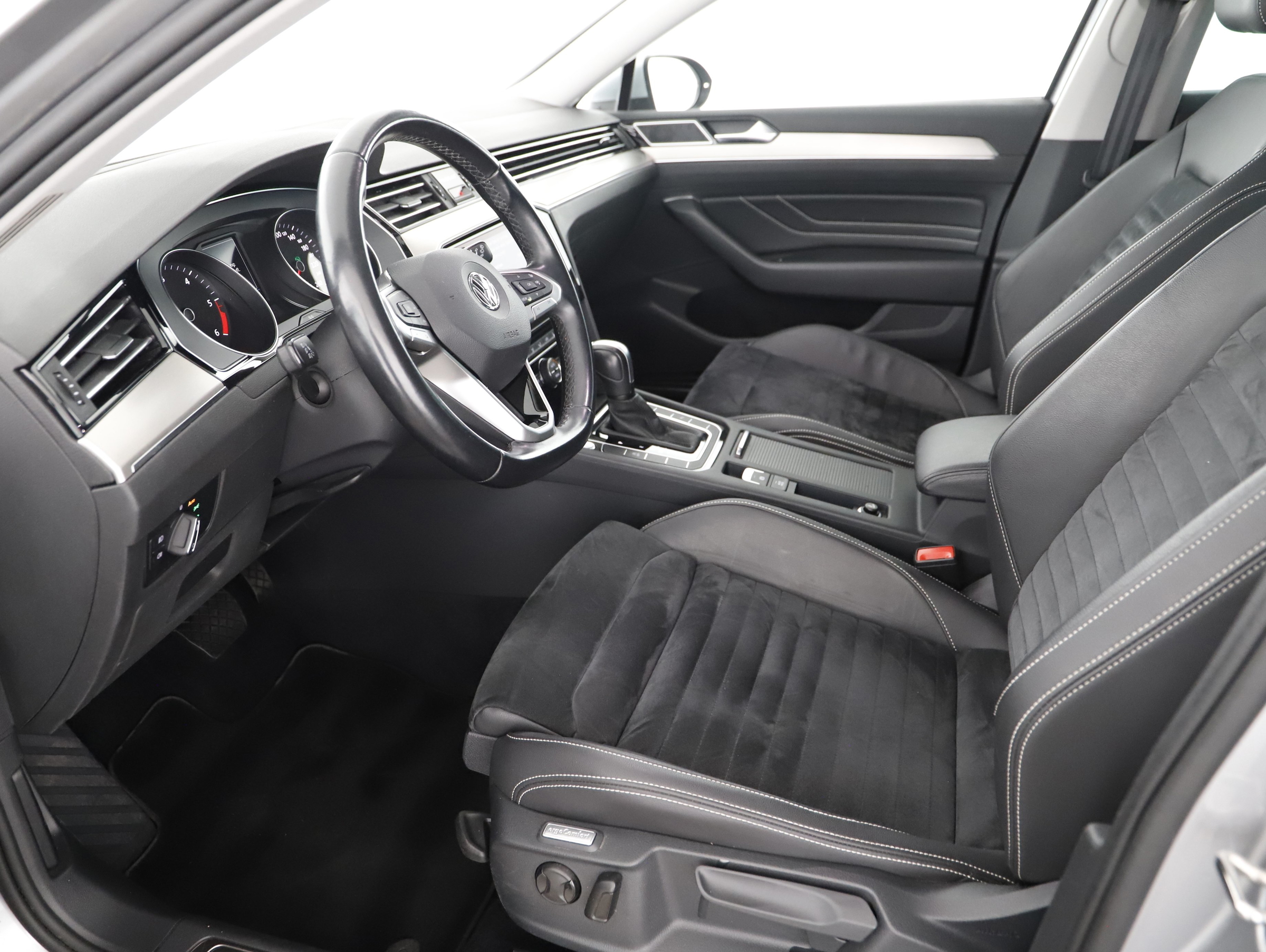 VW Passat Variant 2.0 TDI BMT Elegance | Bild 13 von 29