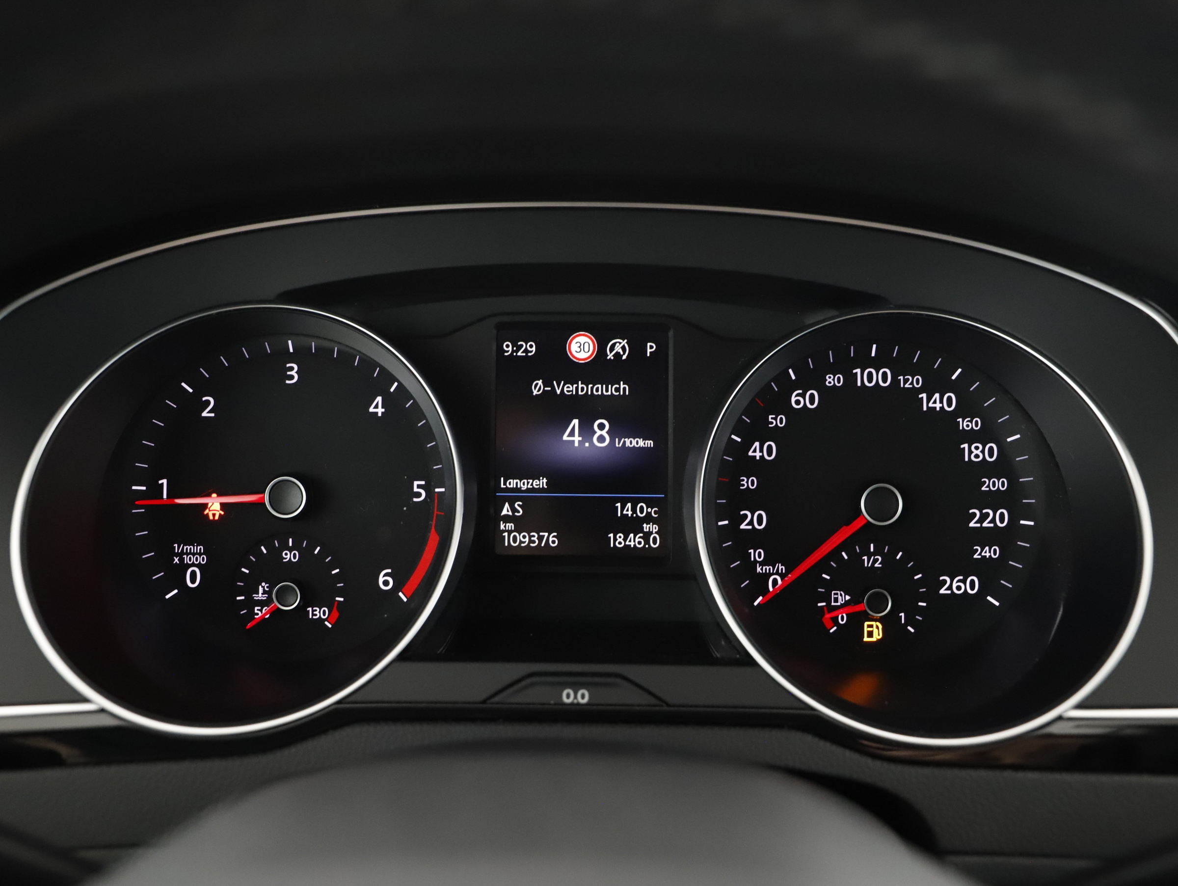 VW Passat Variant 2.0 TDI BMT Elegance | Bild 15 von 29