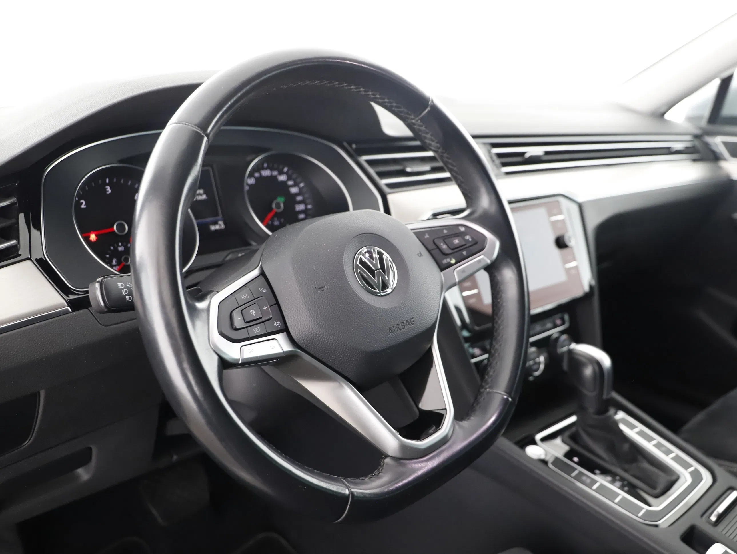 VW Passat Variant 2.0 TDI BMT Elegance | Bild 16 von 29