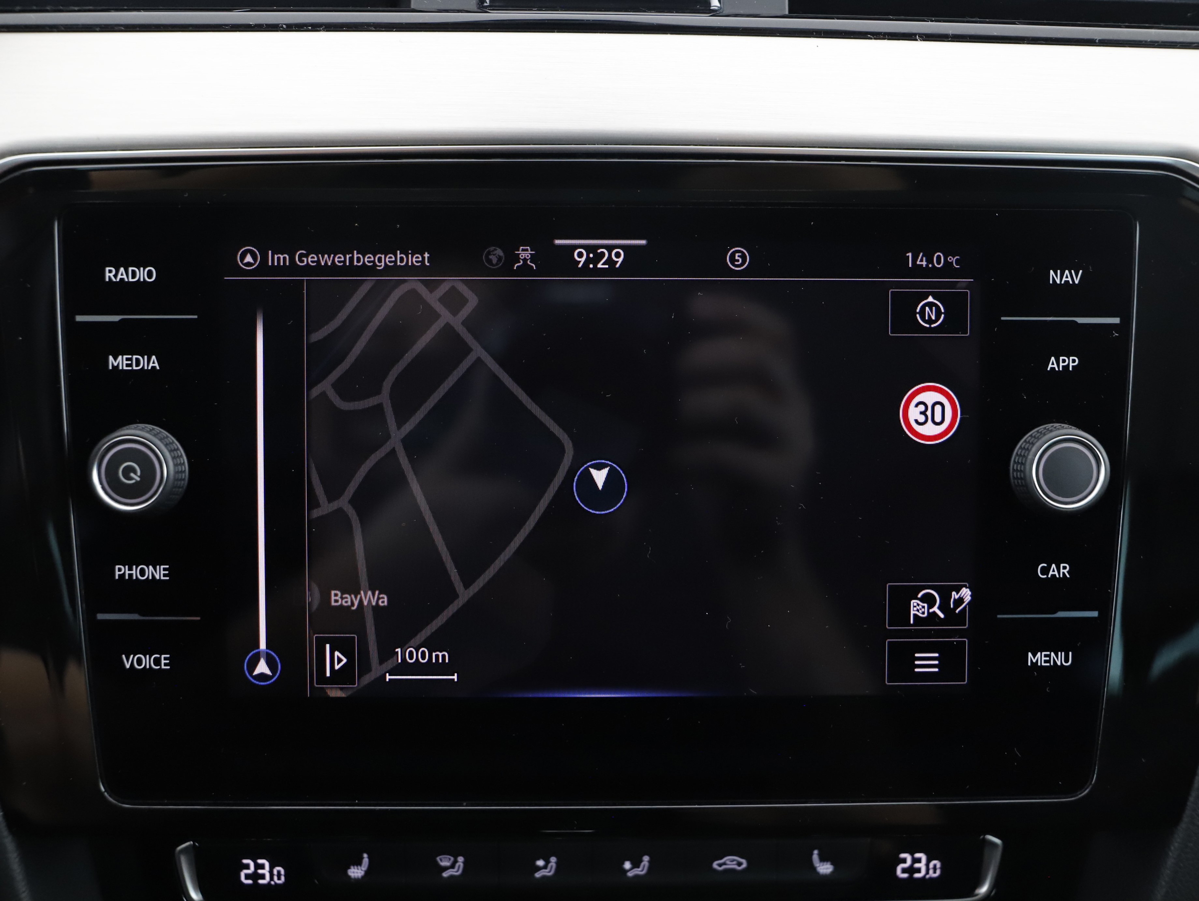 VW Passat Variant 2.0 TDI BMT Elegance | Bild 19 von 29