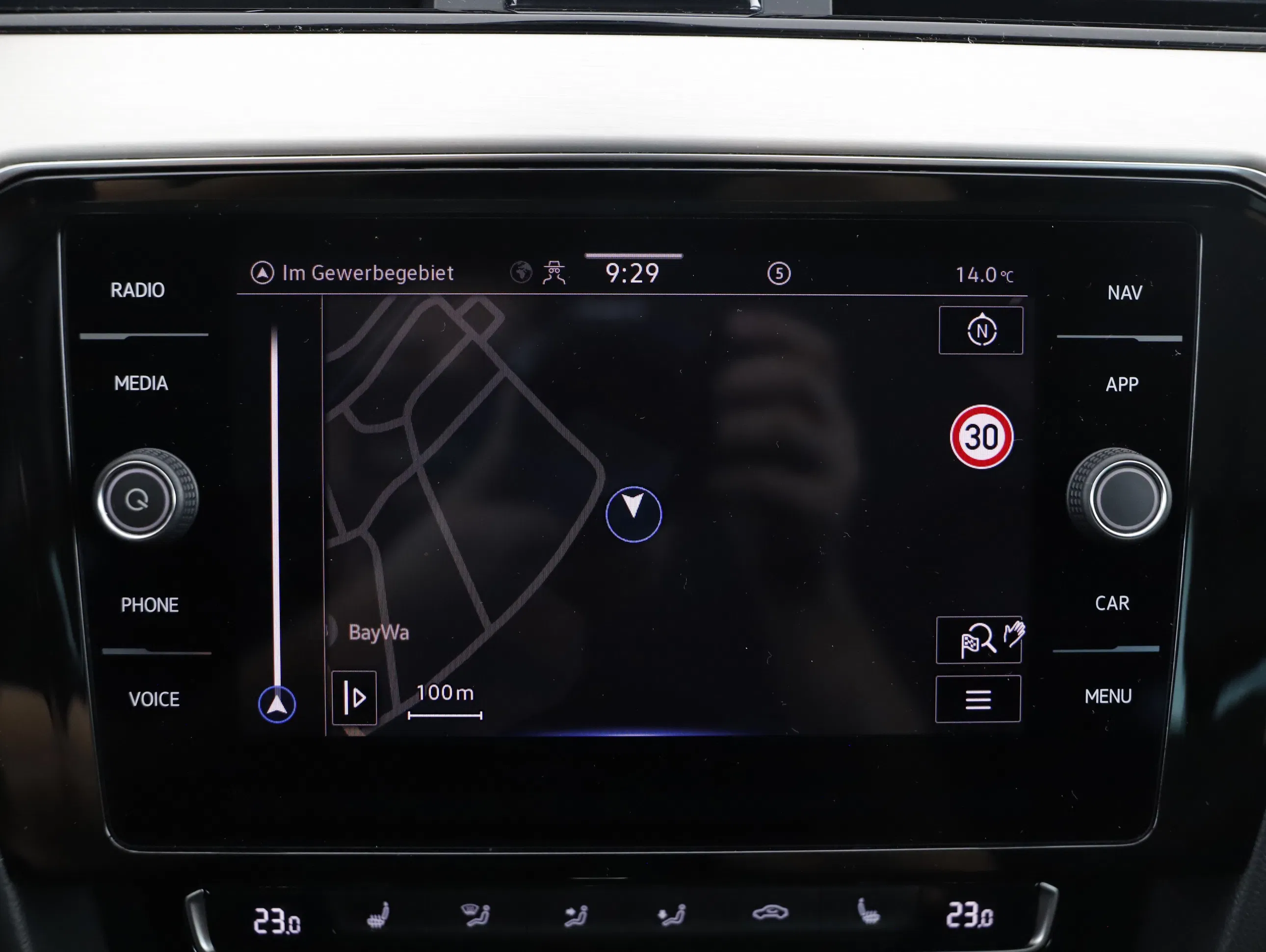 VW Passat Variant 2.0 TDI BMT Elegance | Bild 19 von 29