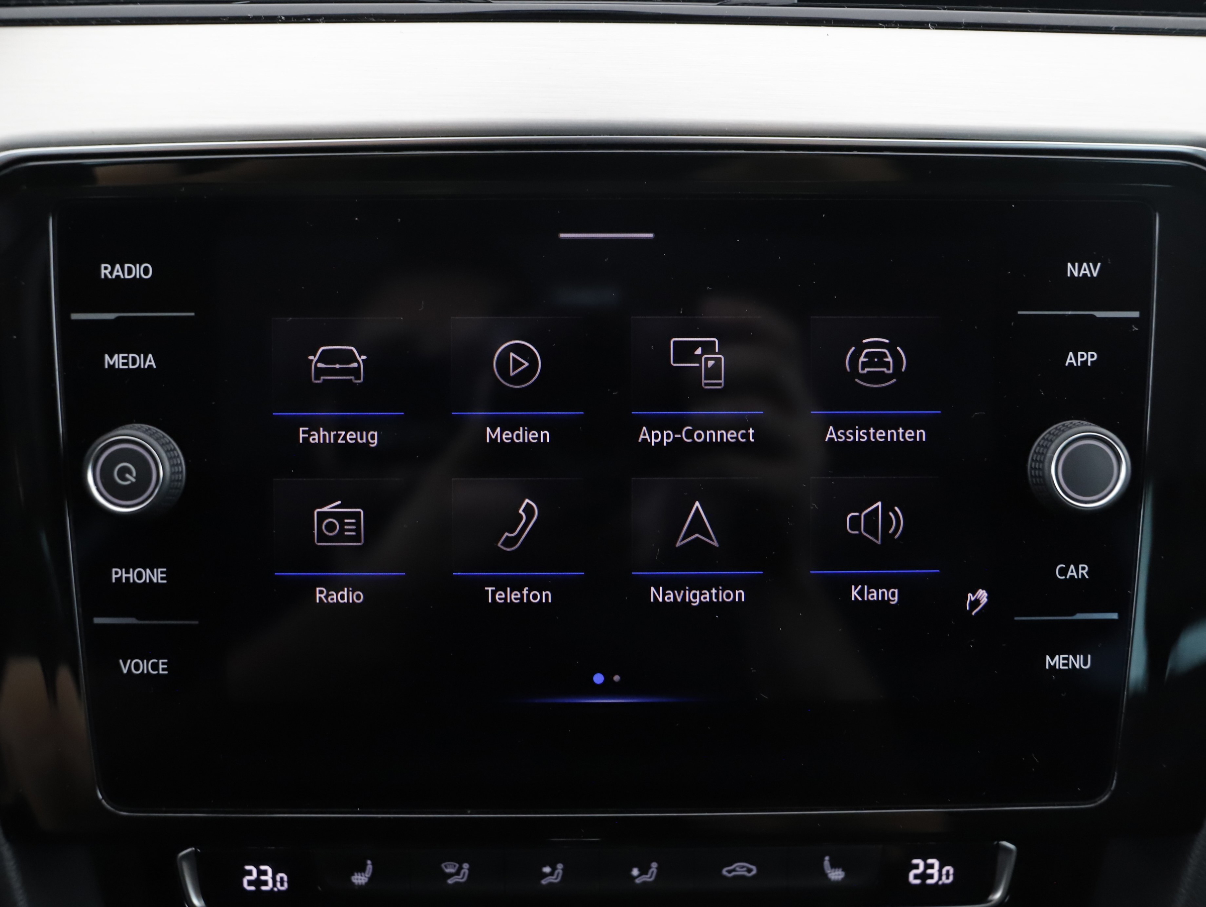 VW Passat Variant 2.0 TDI BMT Elegance | Bild 20 von 29