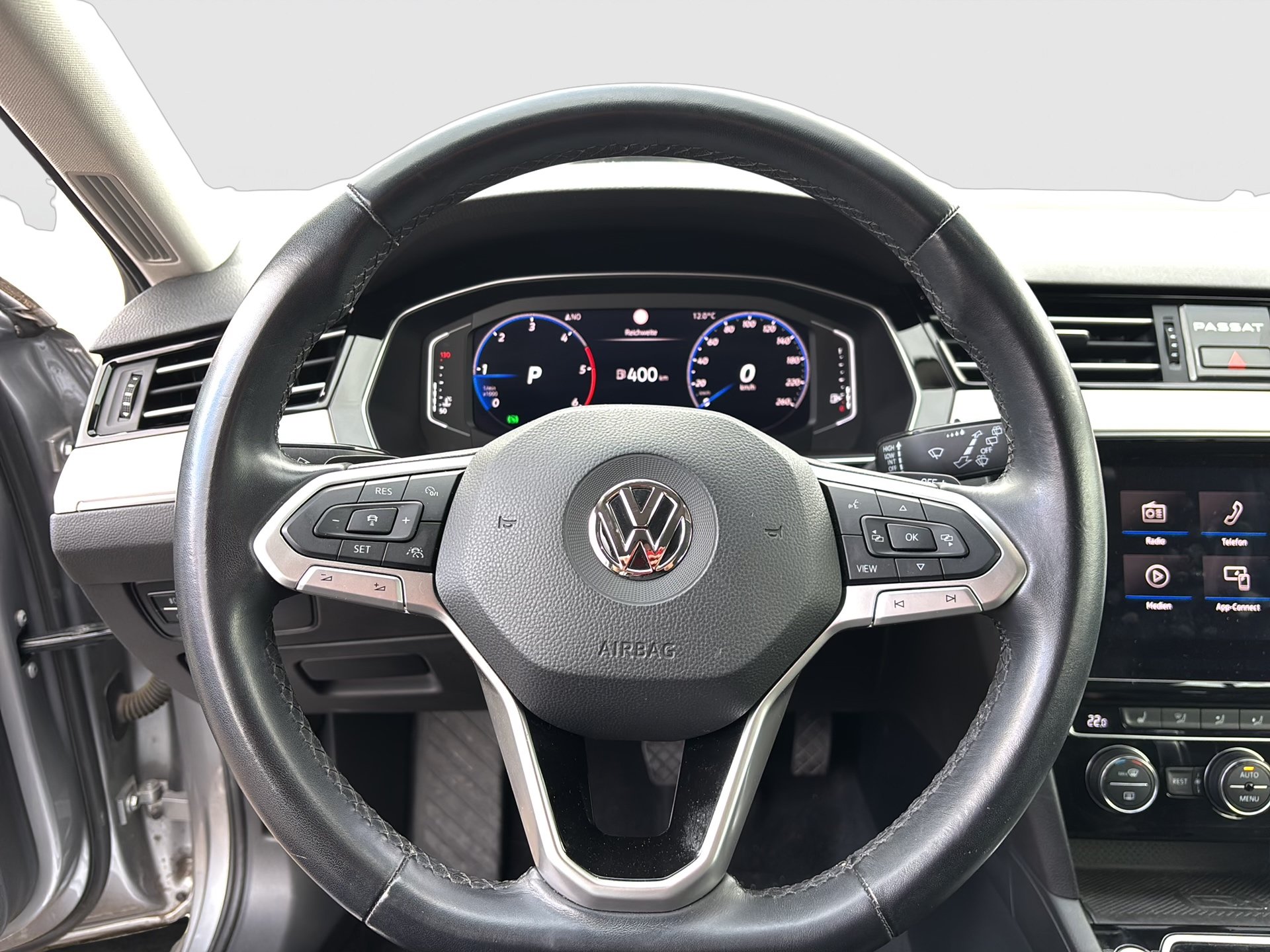 VW Passat Variant 2.0 TDI BMT Elegance | Bild 15 von 31