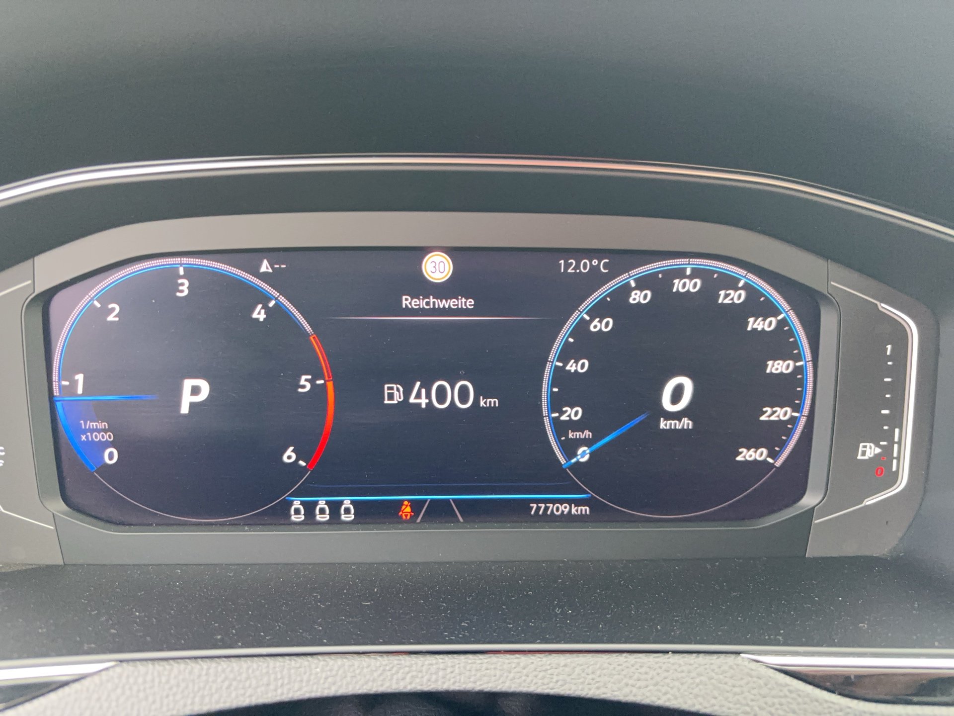 VW Passat Variant 2.0 TDI BMT Elegance | Bild 16 von 31