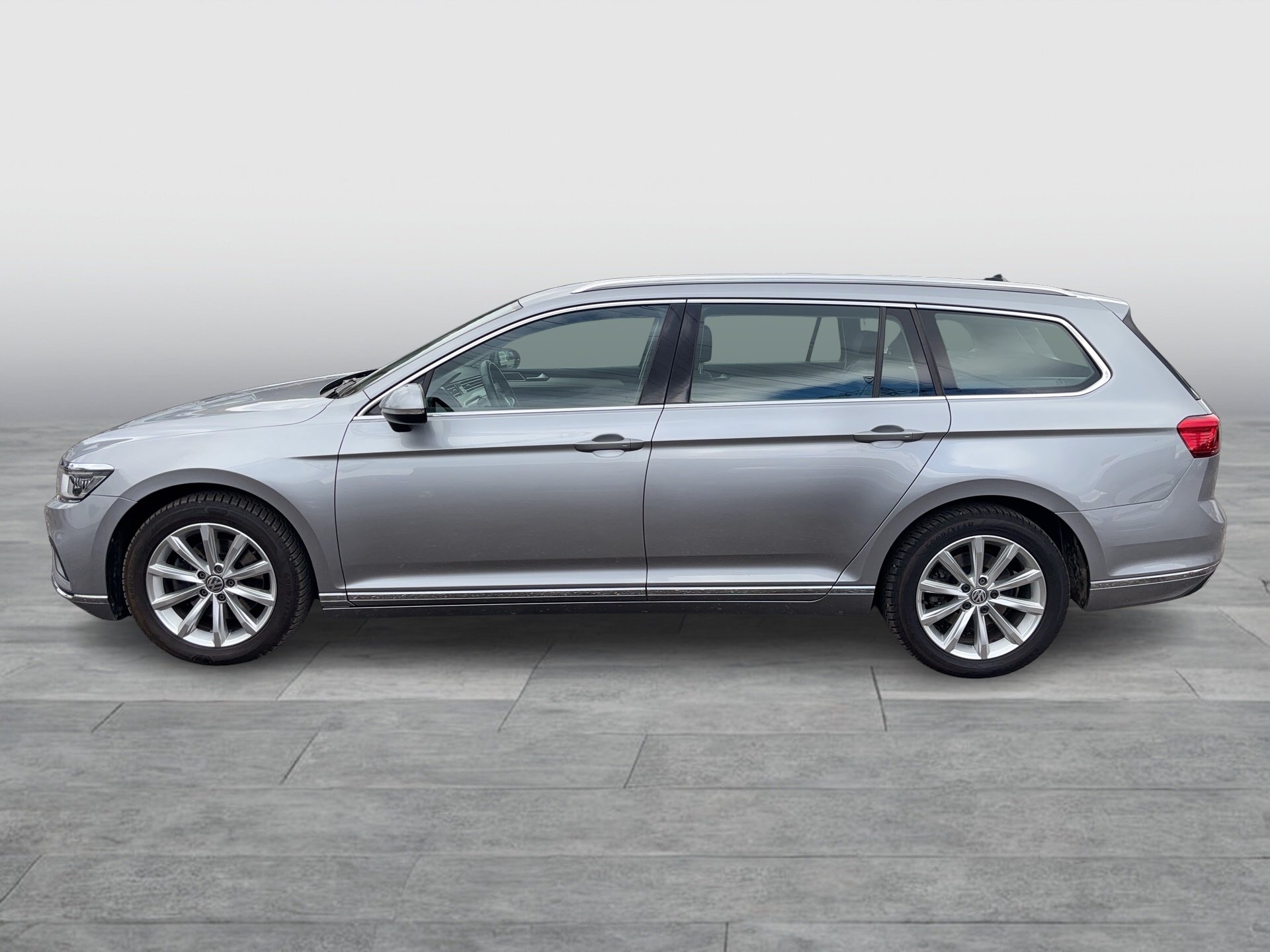 VW Passat Variant 2.0 TDI BMT Elegance | Bild 3 von 31