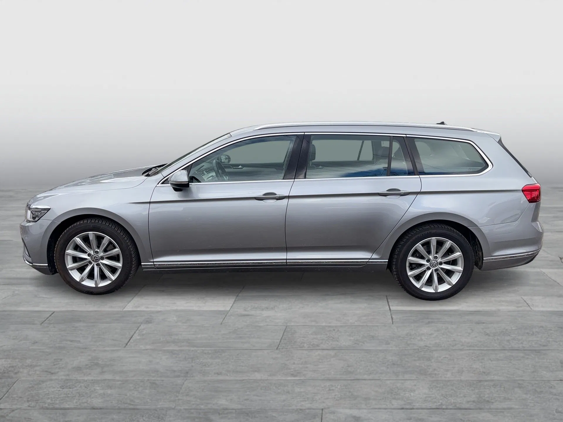 VW Passat Variant 2.0 TDI BMT Elegance | Bild 3 von 31