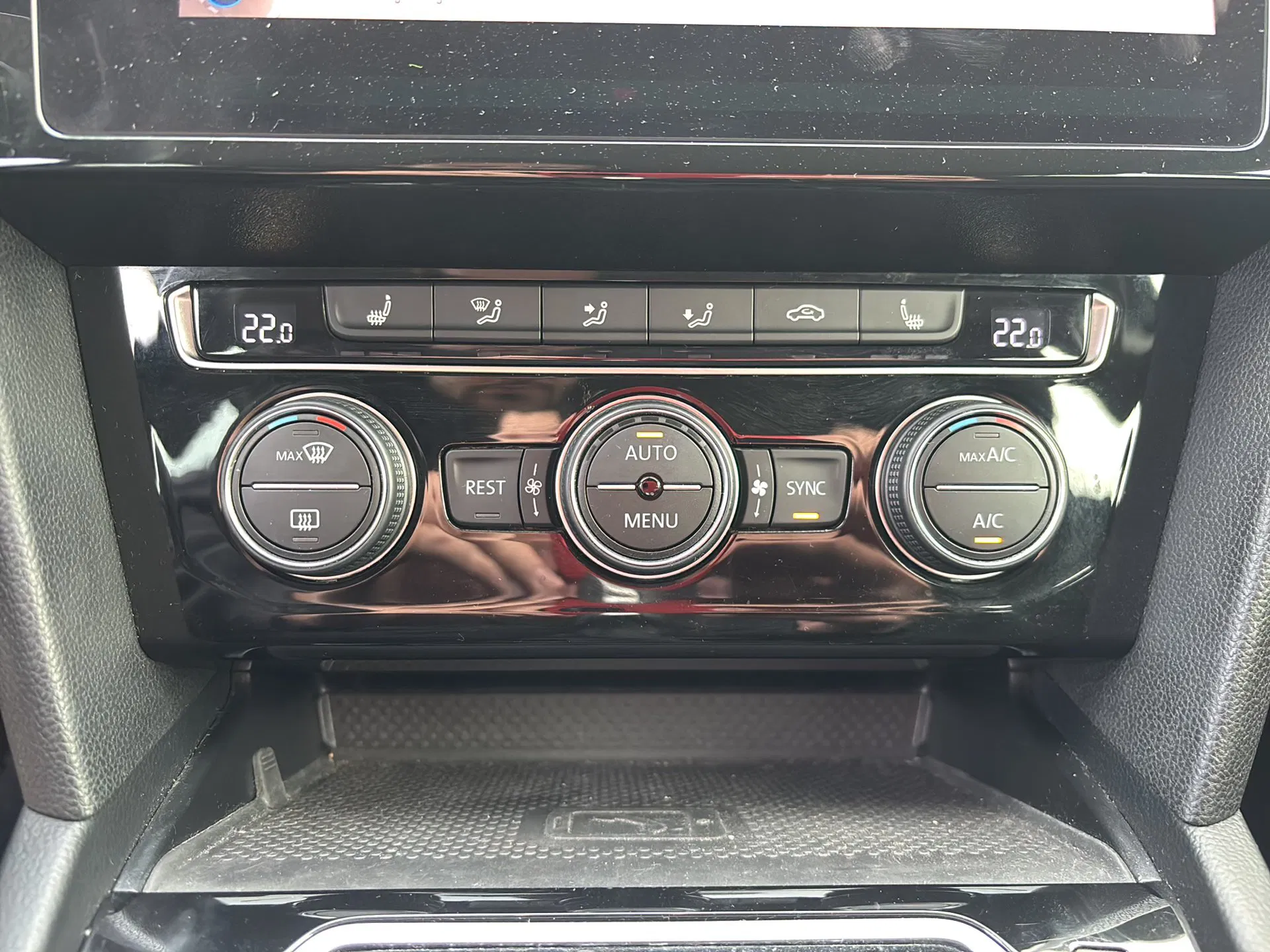 VW Passat Variant 2.0 TDI BMT Elegance | Bild 22 von 31