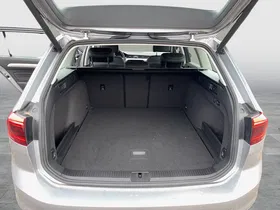 VW Passat Variant 2.0 TDI BMT Elegance | Thumbnail 25 von 31