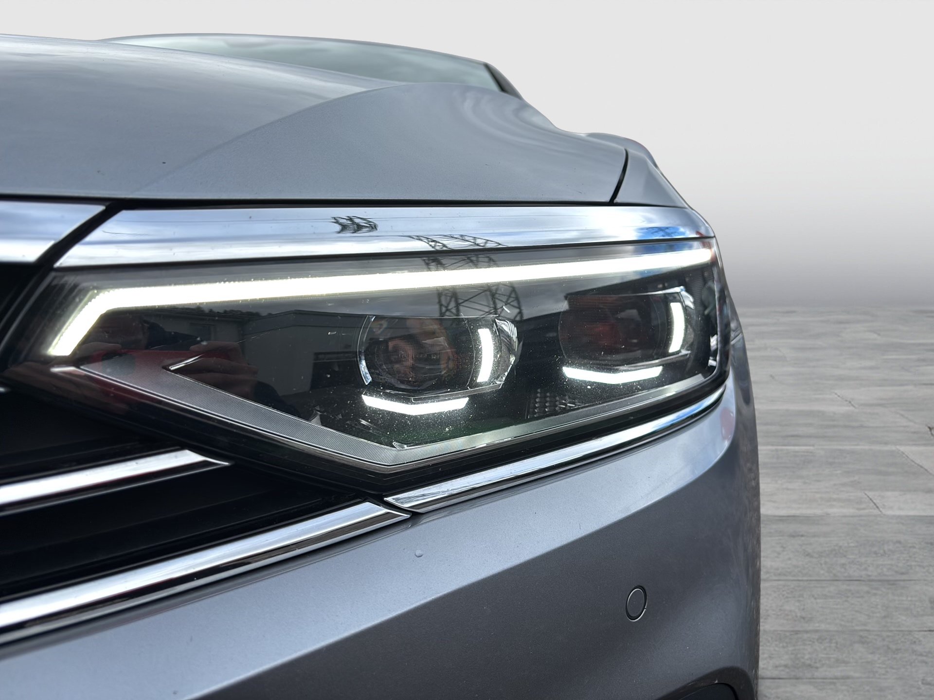 VW Passat Variant 2.0 TDI BMT Elegance | Bild 30 von 31