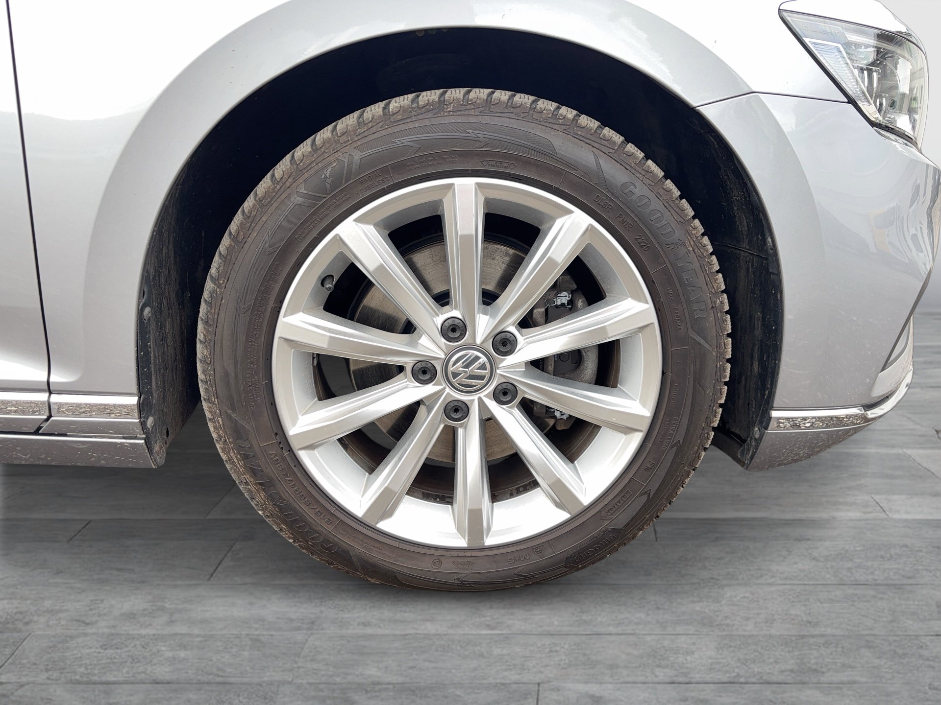 VW Passat Variant 2.0 TDI BMT Elegance | Bild 8 von 31