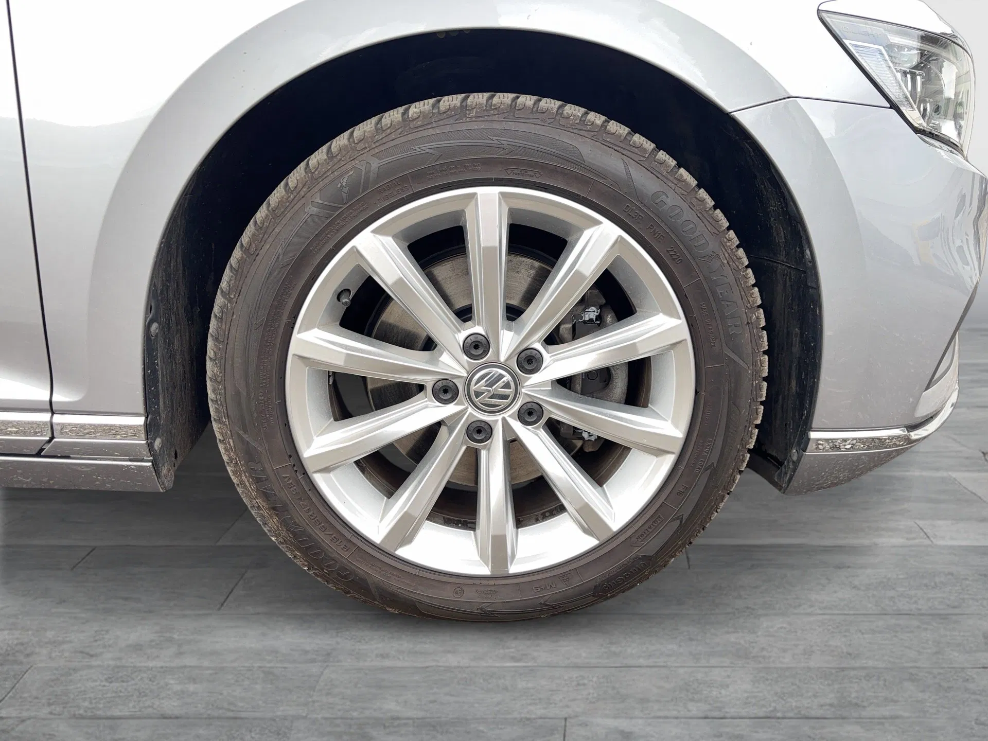 VW Passat Variant 2.0 TDI BMT Elegance | Bild 8 von 31