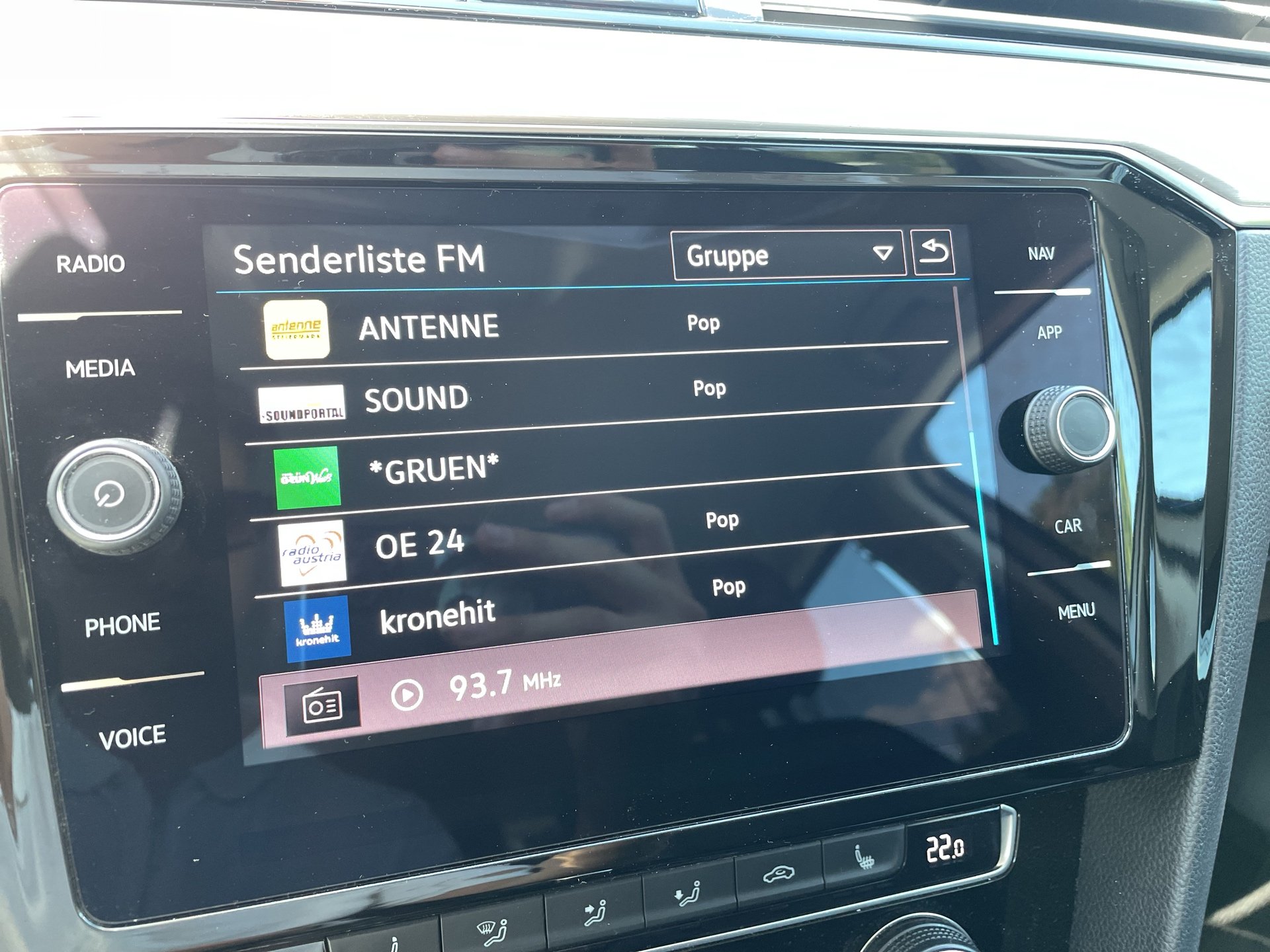 VW Passat Variant 2.0 TDI BMT Elegance | Bild 13 von 31