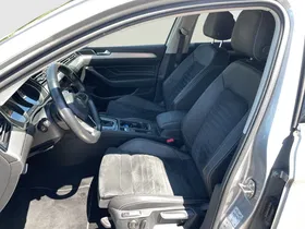 VW Passat Variant 2.0 TDI BMT Elegance | Thumbnail 18 von 31