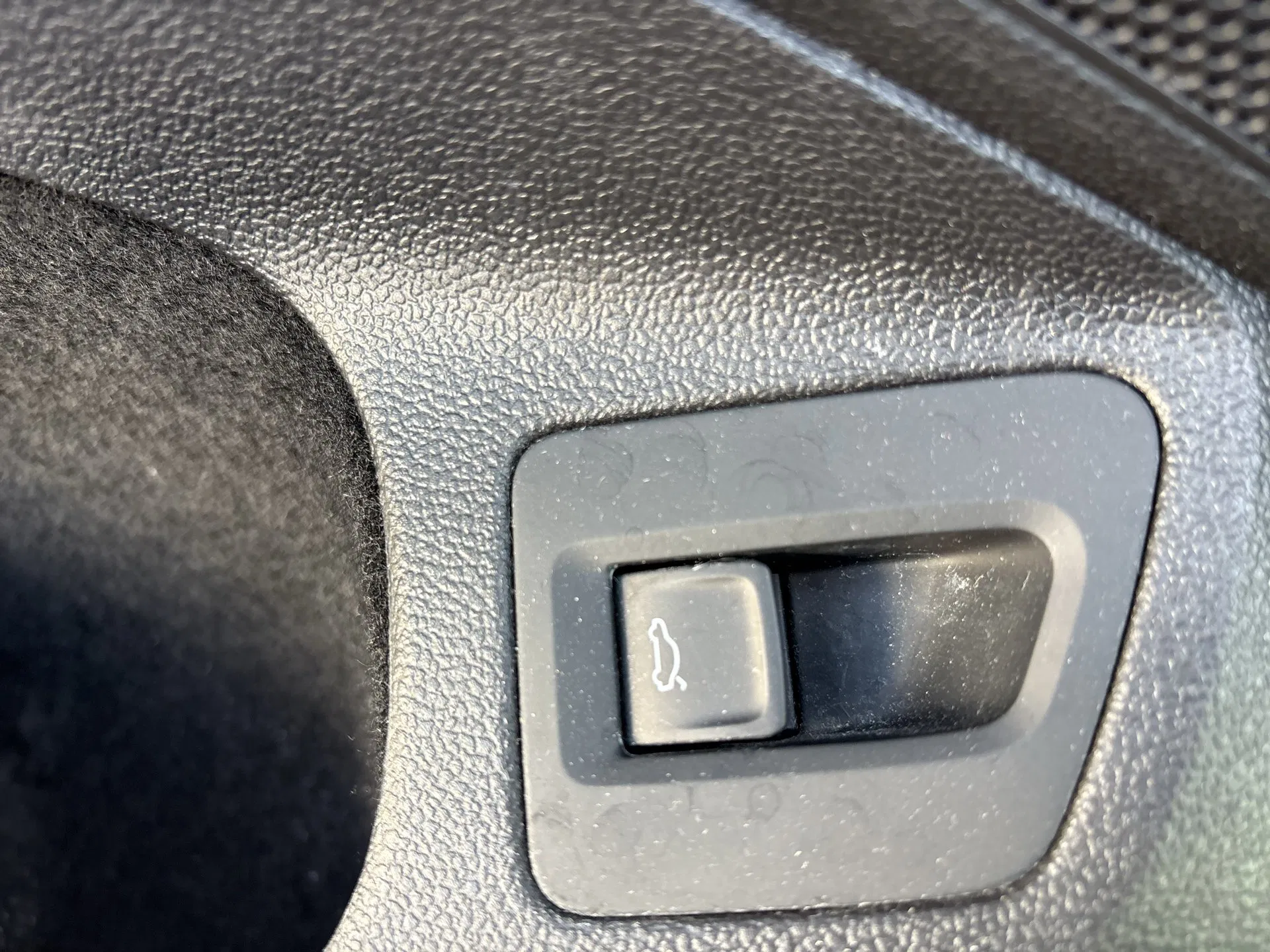 VW Passat Variant 2.0 TDI 4Motion BMT Business | Bild 9 von 23