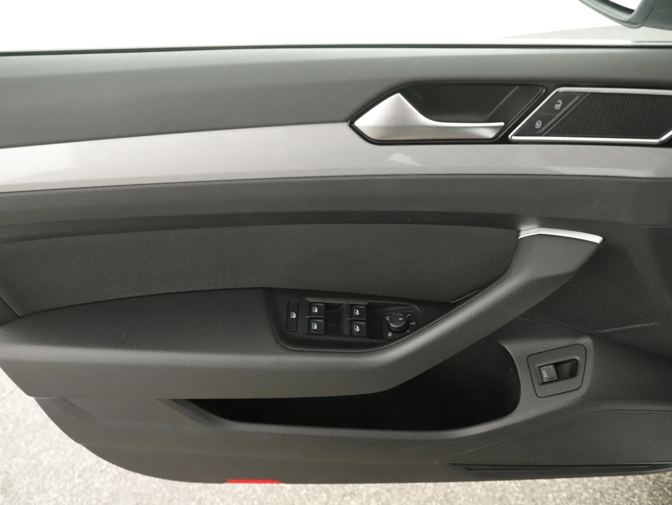 VW Passat Variant 1.5 TSI BMT Business | Bild 10 von 26