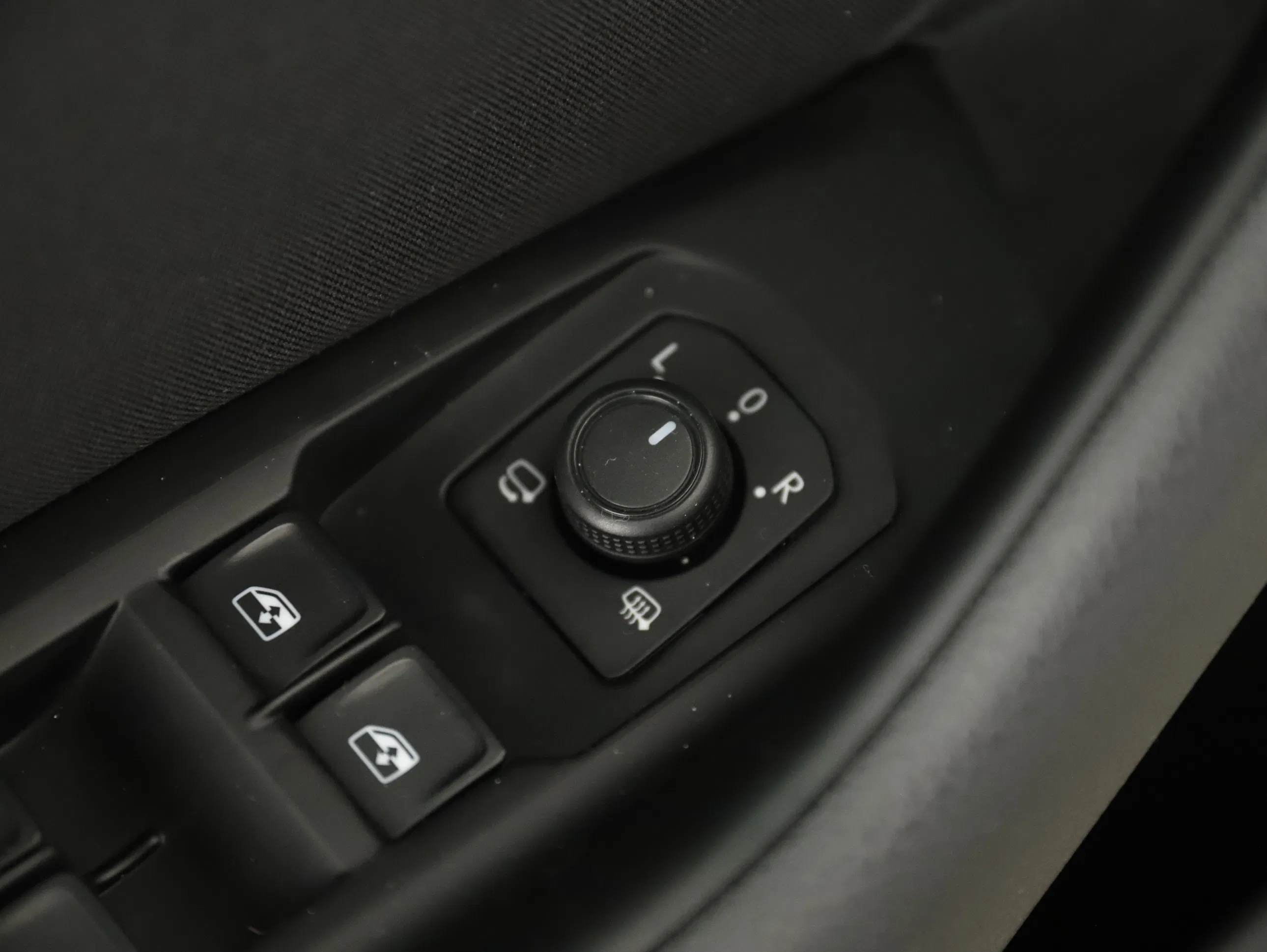 VW Passat Variant 1.5 TSI BMT Business | Bild 11 von 26