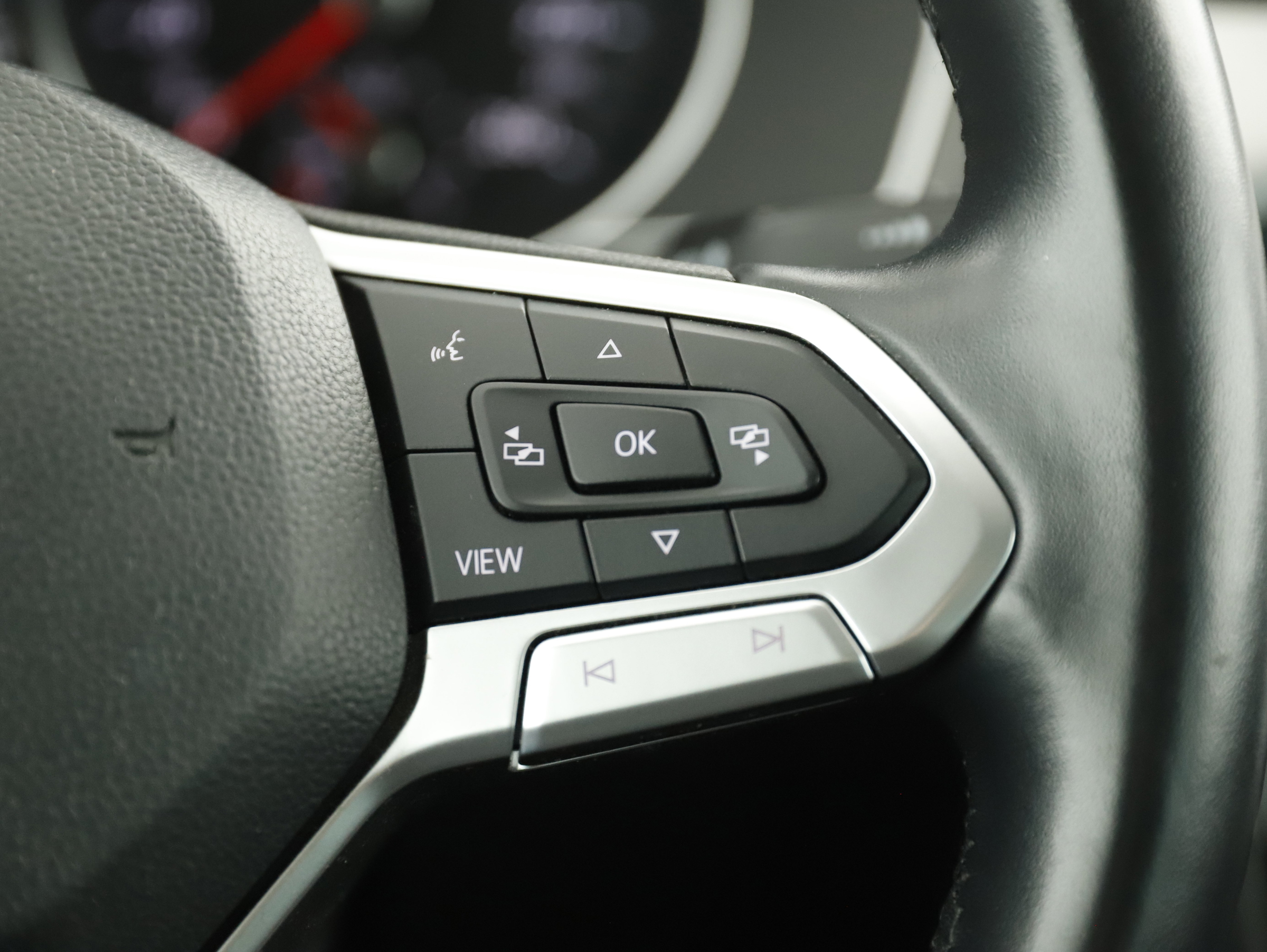 VW Passat Variant 1.5 TSI BMT Business | Bild 18 von 26