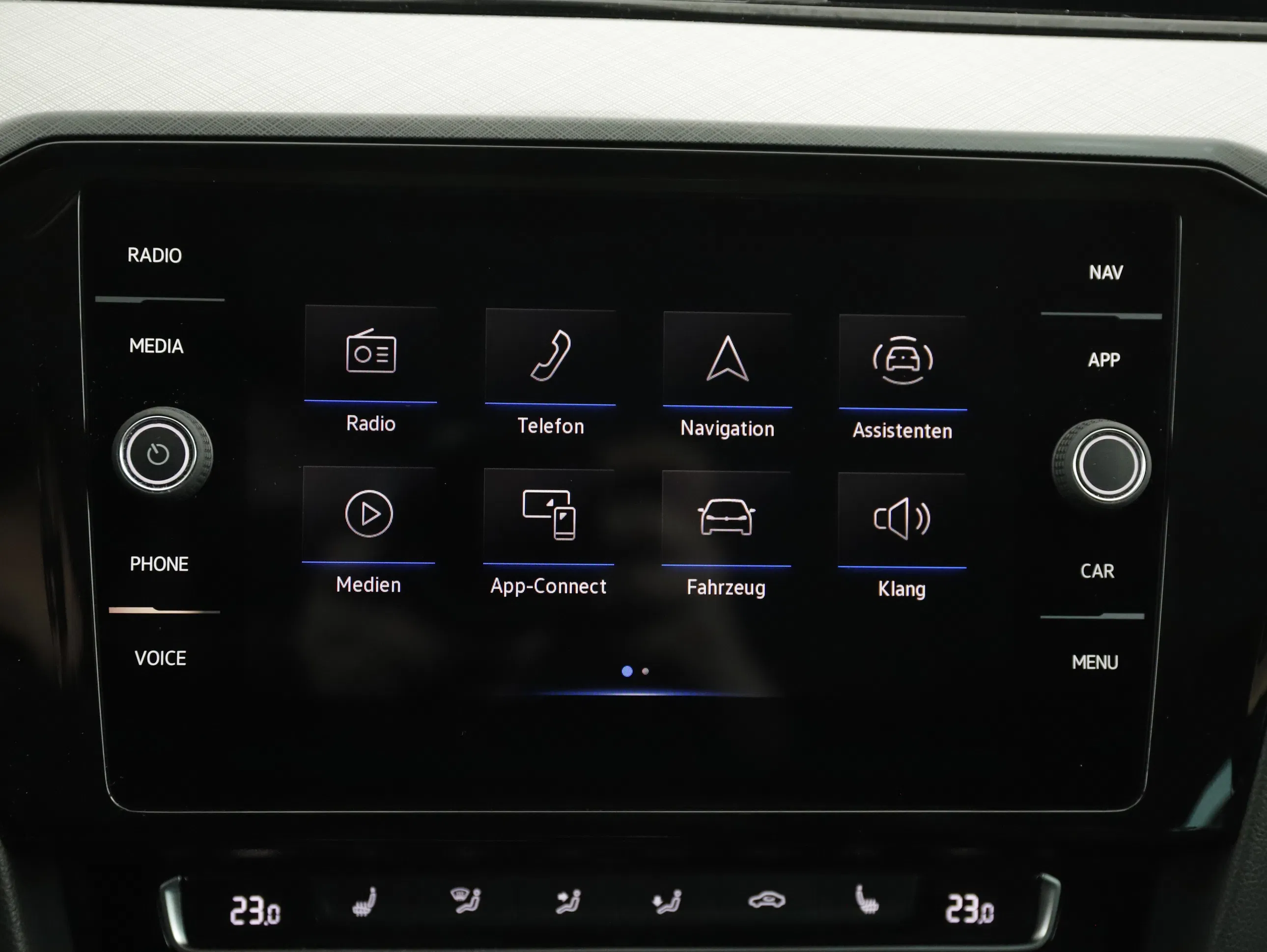 VW Passat Variant 1.5 TSI BMT Business | Bild 19 von 26