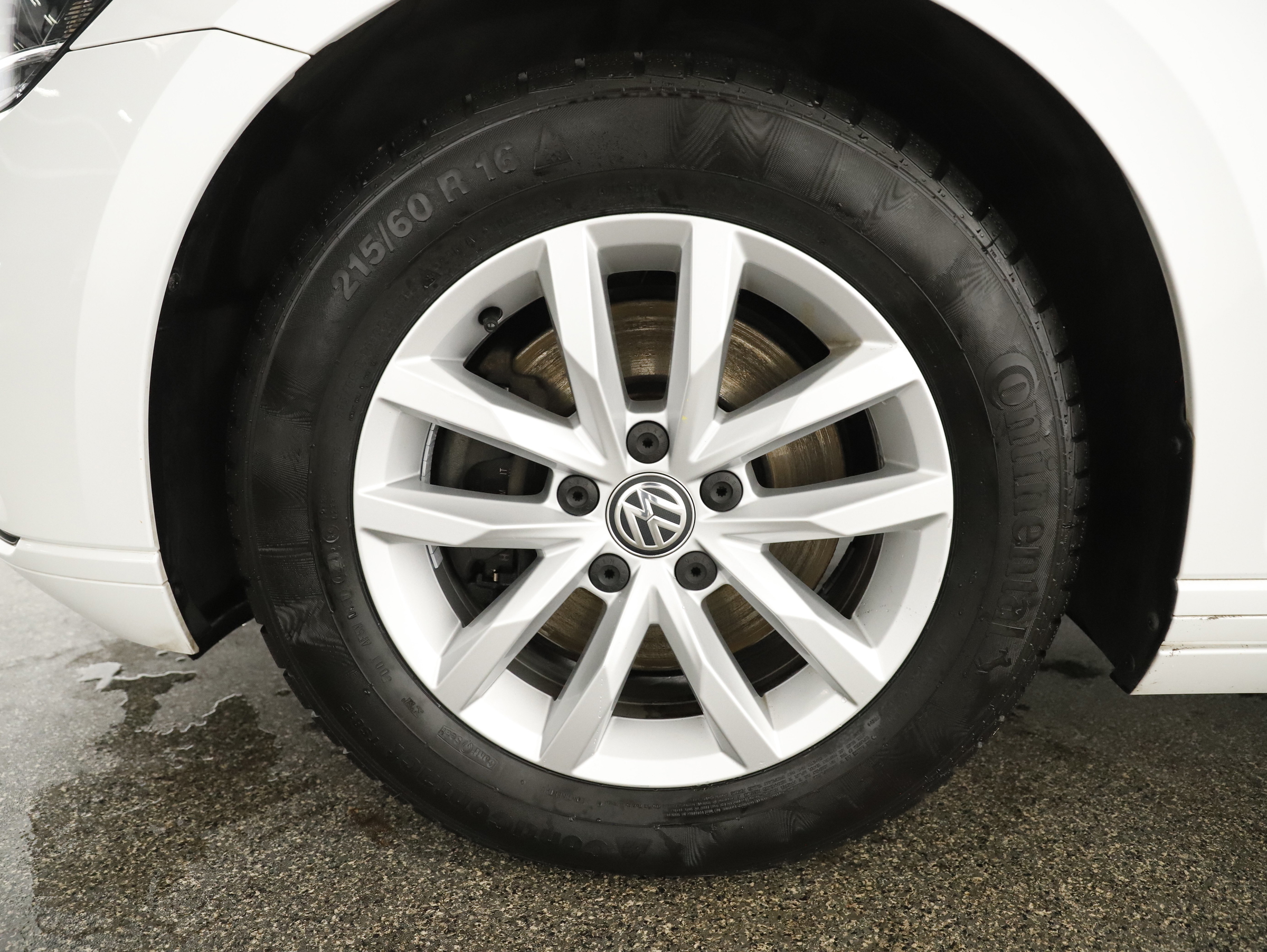 VW Passat Variant 1.5 TSI BMT Business | Bild 9 von 26