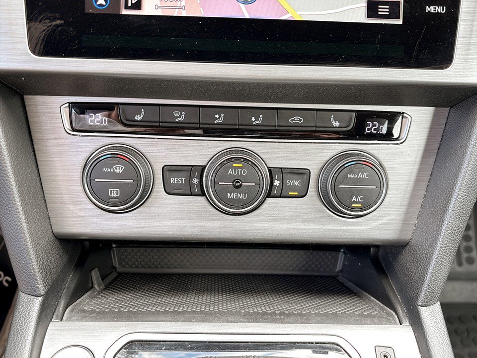 VW Passat Lim. 1.6 TDI | Bild 19 von 22