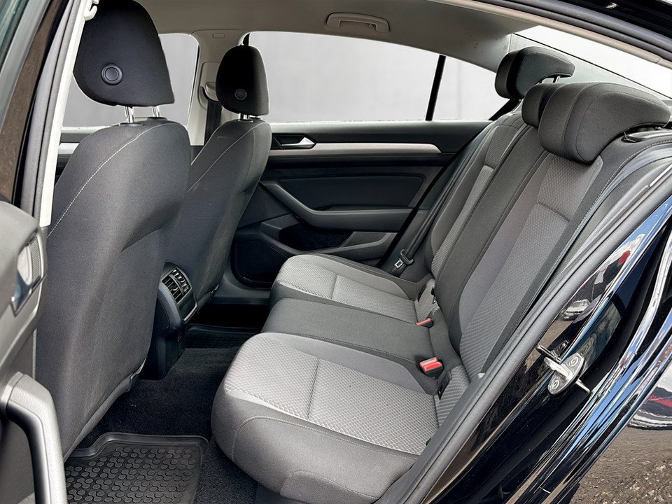 VW Passat Lim. 1.6 TDI | Bild 21 von 22