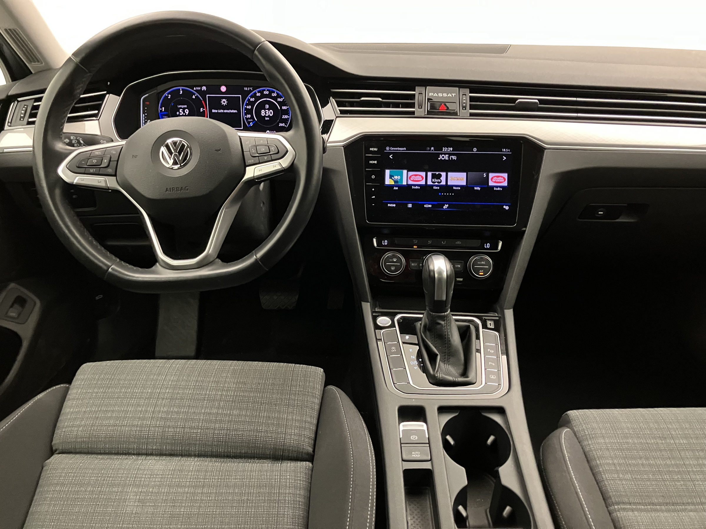 VW Passat 1.6 TDI BMT Business | Bild 14 von 31