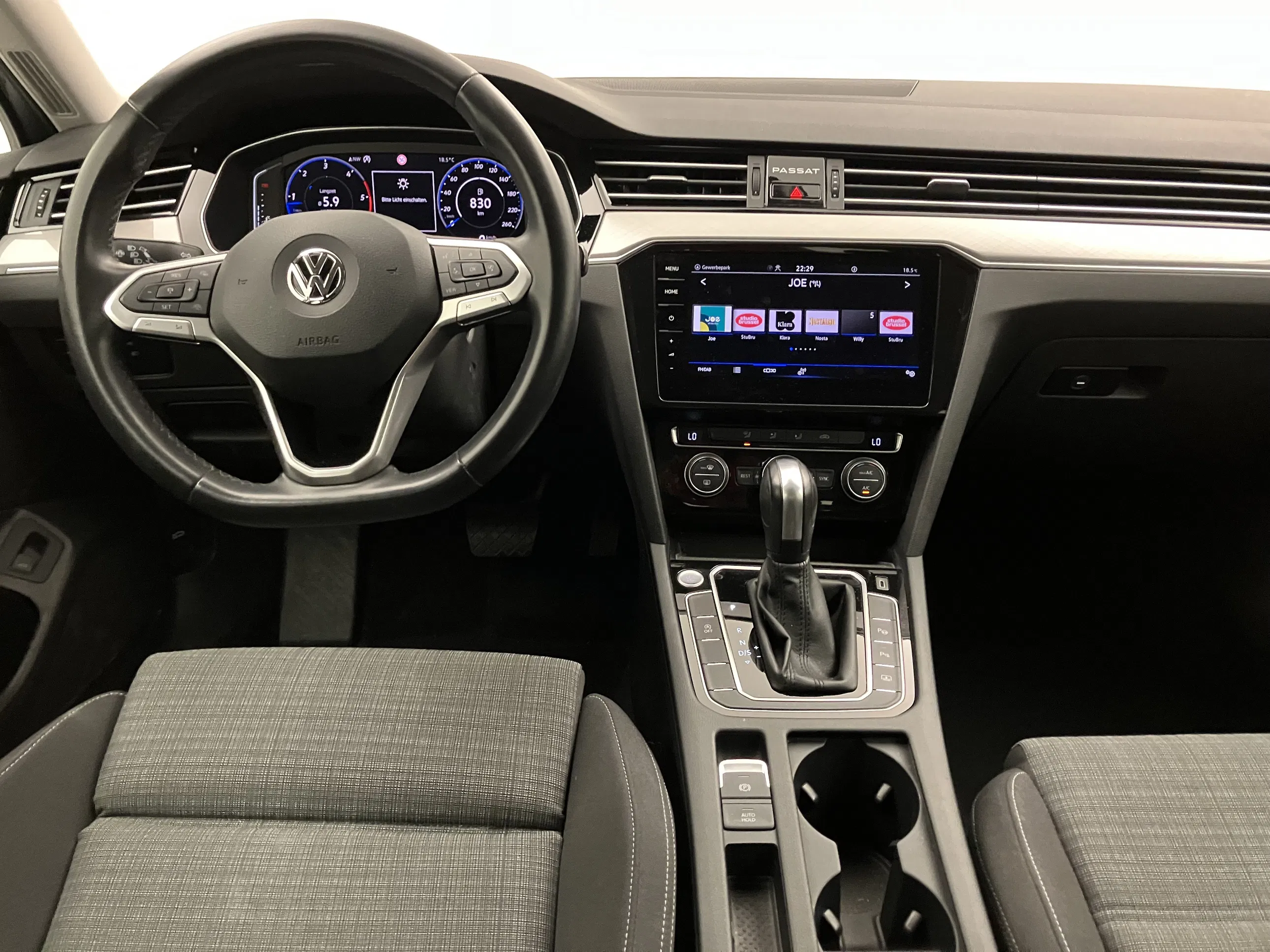 VW Passat 1.6 TDI BMT Business | Bild 14 von 31