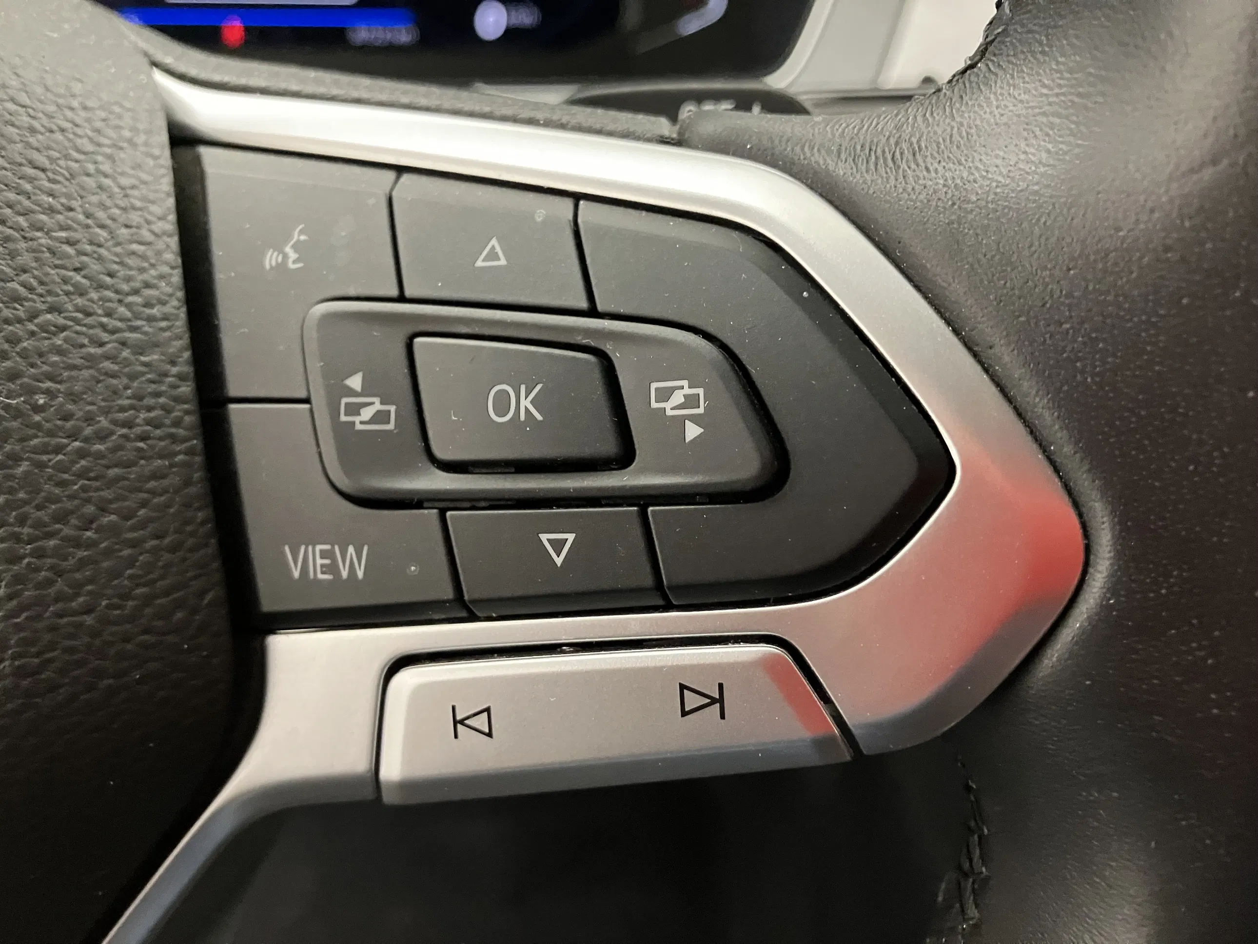 VW Passat 1.6 TDI BMT Business | Bild 18 von 31