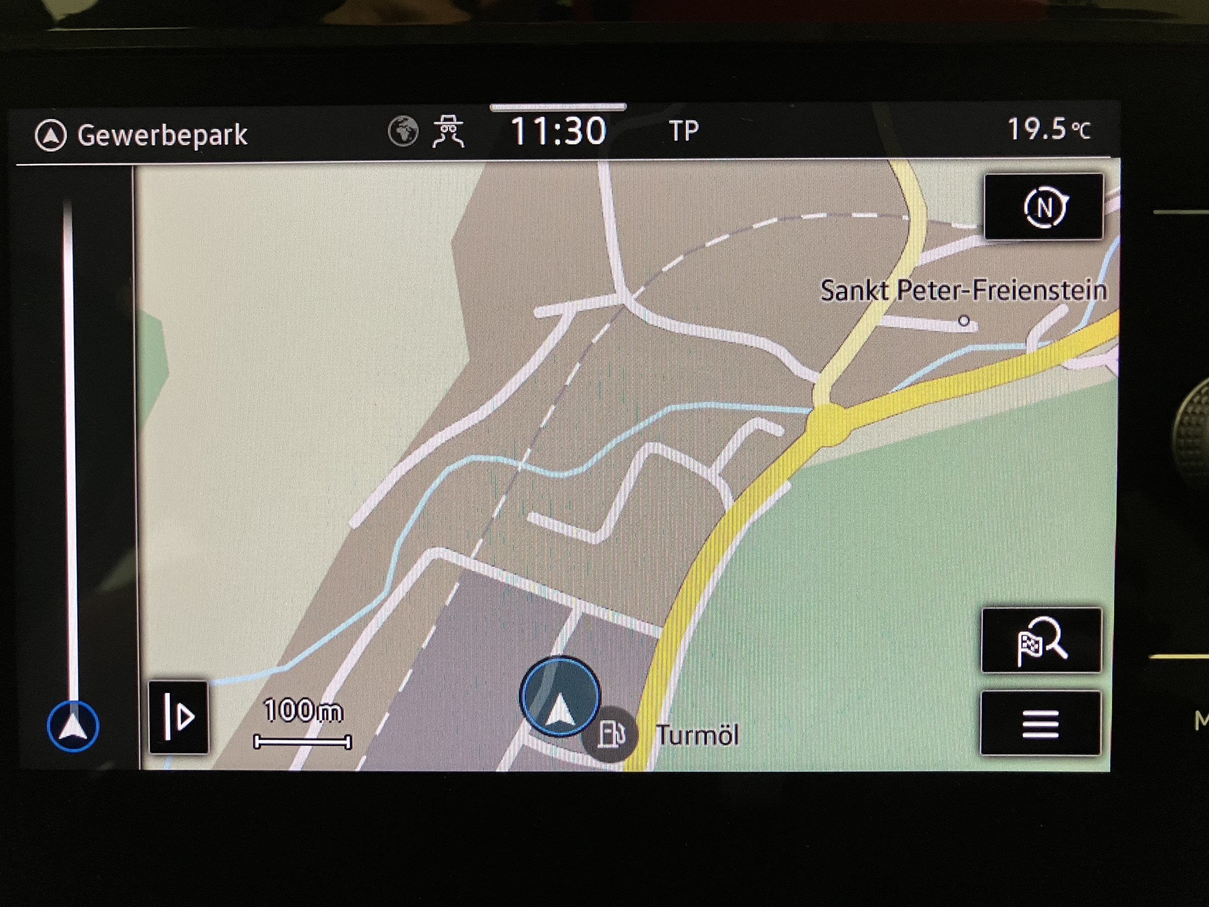 VW Passat 1.6 TDI BMT Business | Bild 24 von 31