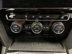 VW Passat 1.6 TDI BMT Business | Thumbnail 25 von 31