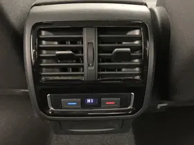VW Passat 1.6 TDI BMT Business | Thumbnail 28 von 31