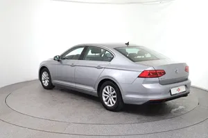 VW Passat 1.6 TDI BMT Business | Thumbnail 4 von 31