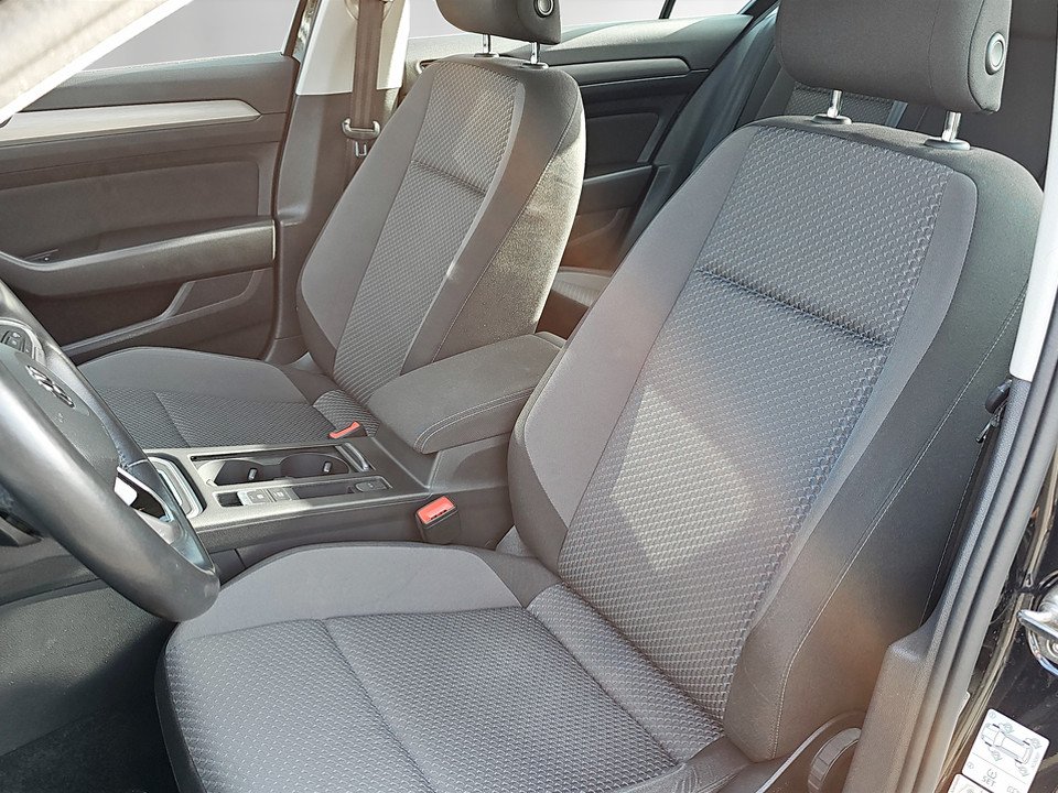 VW Passat 1.6 TDI DSG BMT | Bild 9 von 19