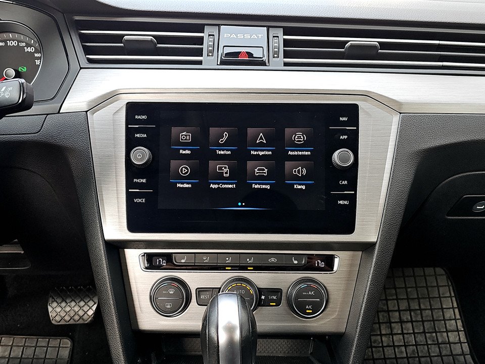 VW Passat 1.6 TDI DSG BMT | Bild 13 von 19