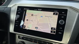 VW Passat 1.6 TDI DSG BMT | Thumbnail 14 von 19