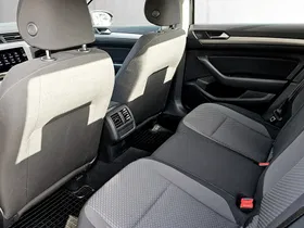 VW Passat 1.6 TDI DSG BMT | Thumbnail 18 von 19
