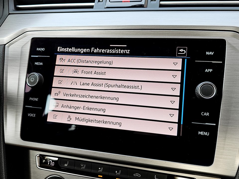 VW Passat 1.6 TDI DSG BMT | Bild 16 von 19