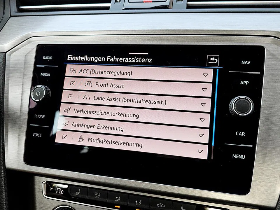 VW Passat 1.6 TDI DSG BMT | Bild 16 von 19