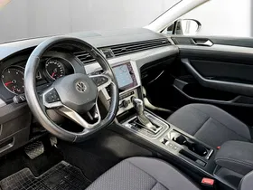 VW Passat 1.6 TDI DSG BMT | Thumbnail 10 von 19