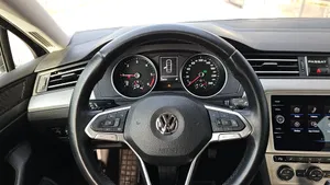 VW Passat 1.6 TDI DSG BMT | Thumbnail 11 von 19