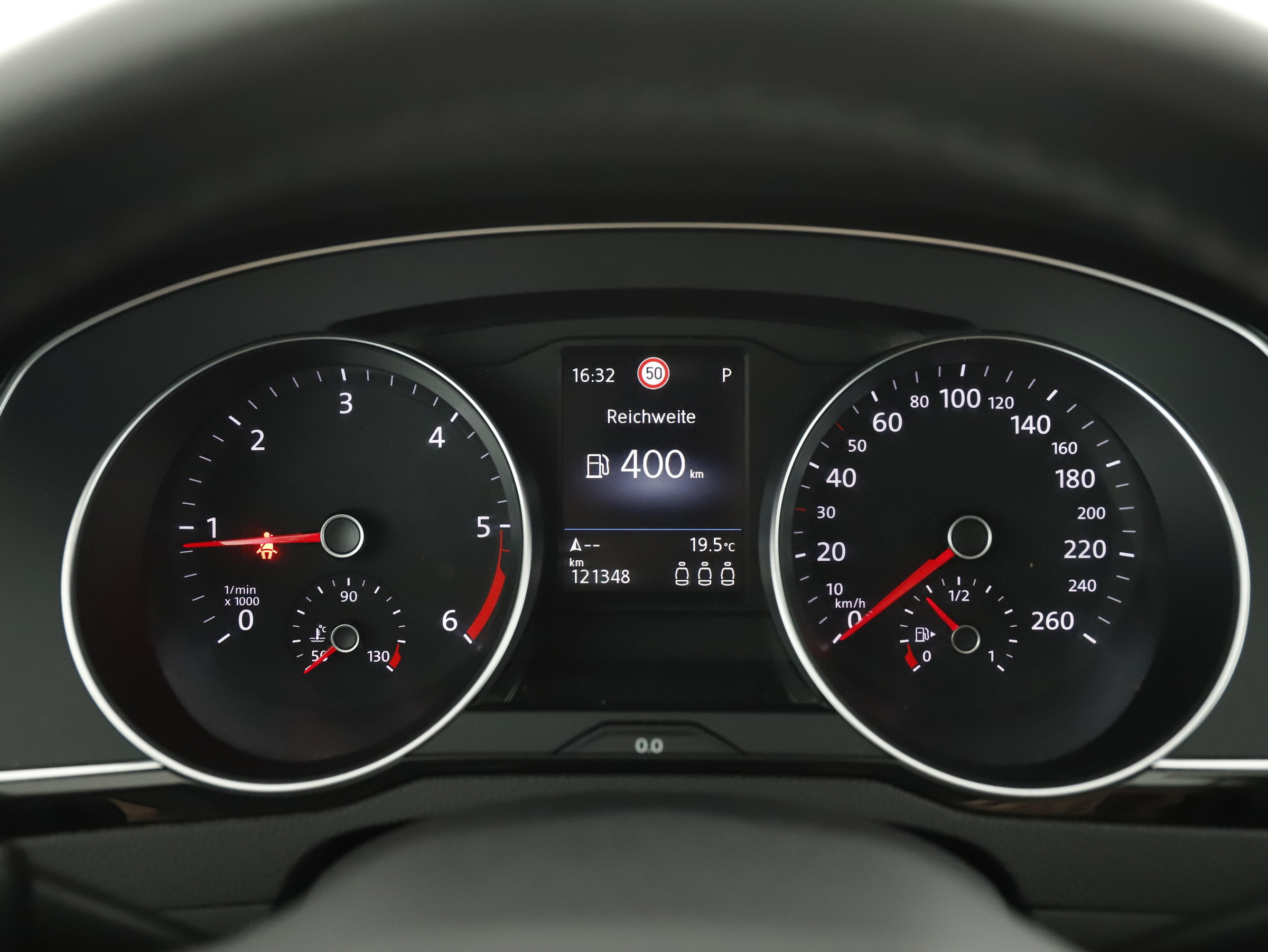 VW Passat Variant 2.0 TDI BMT Business | Bild 11 von 24