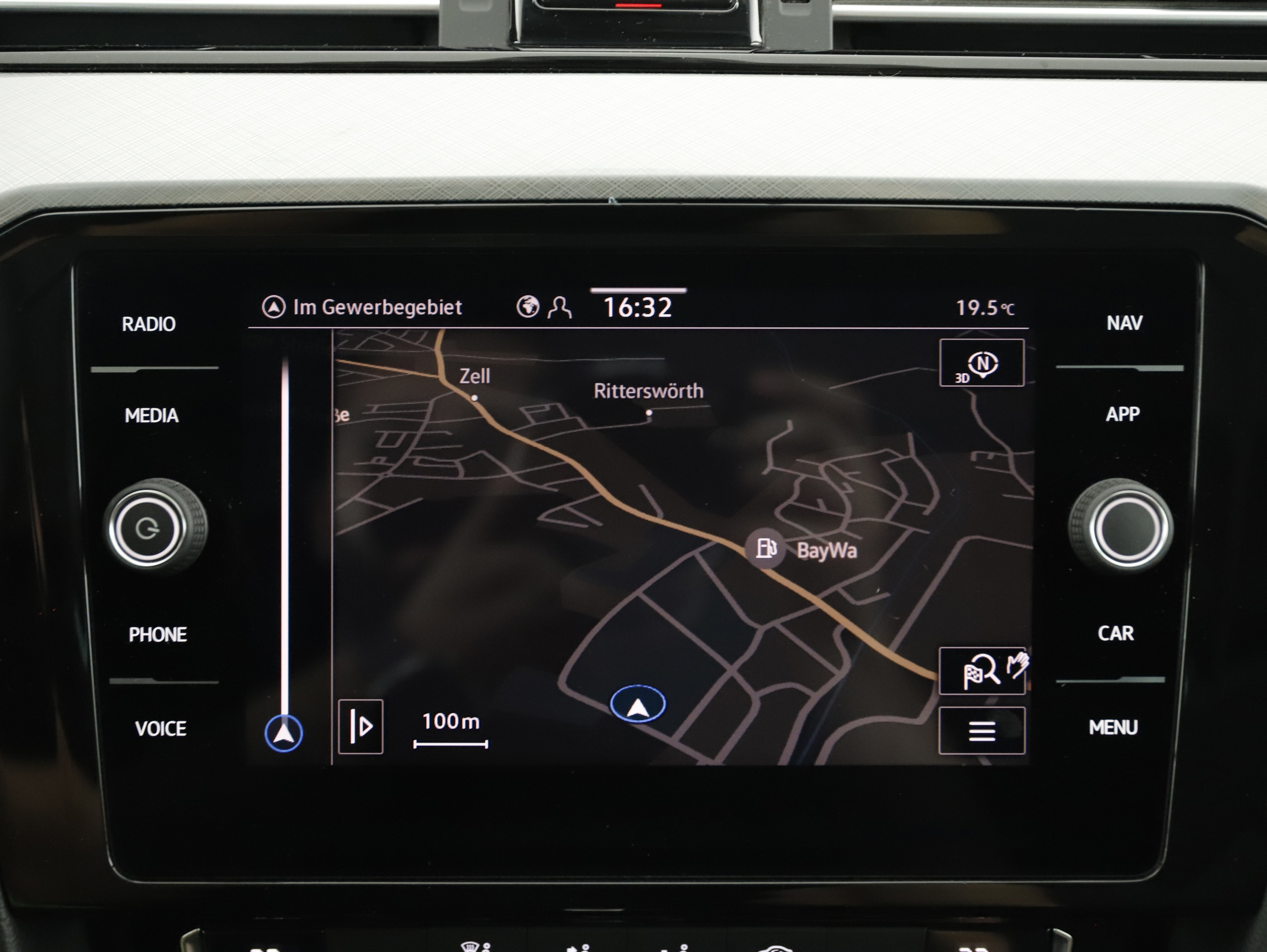 VW Passat Variant 2.0 TDI BMT Business | Bild 16 von 24