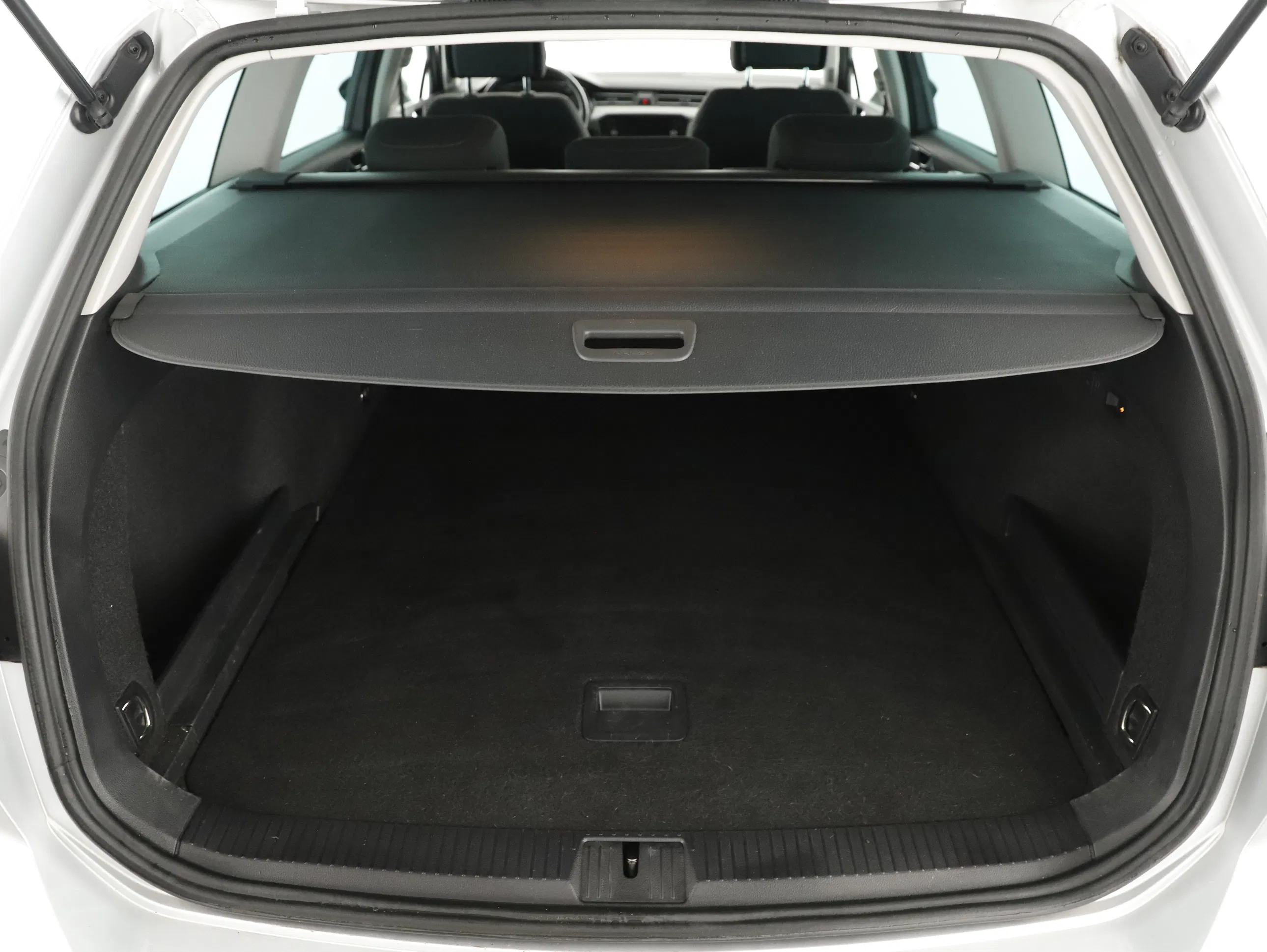 VW Passat Variant 2.0 TDI BMT Business | Bild 20 von 24